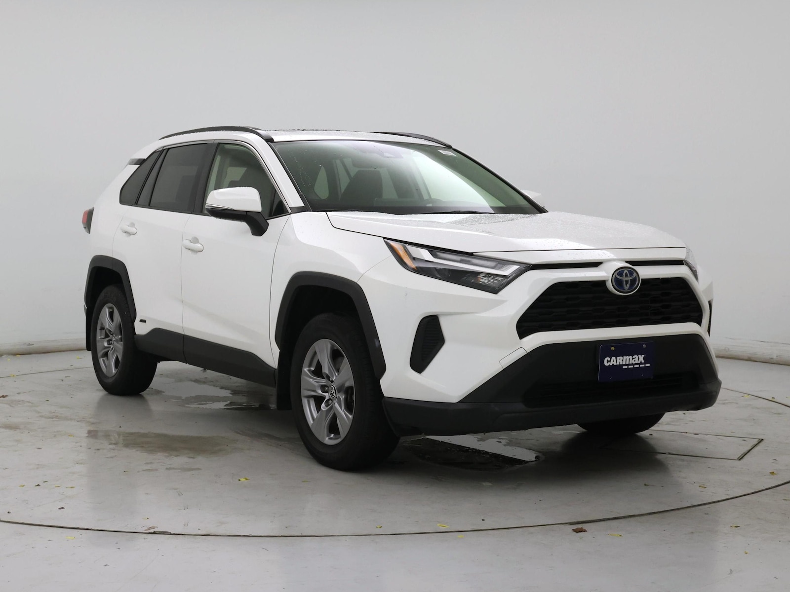 2023 Toyota RAV4 XLE - Photo 2
