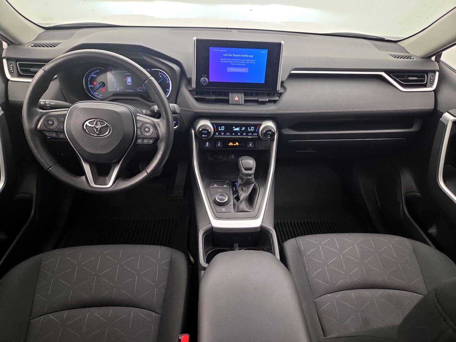 2023 Toyota RAV4 XLE - Photo 10