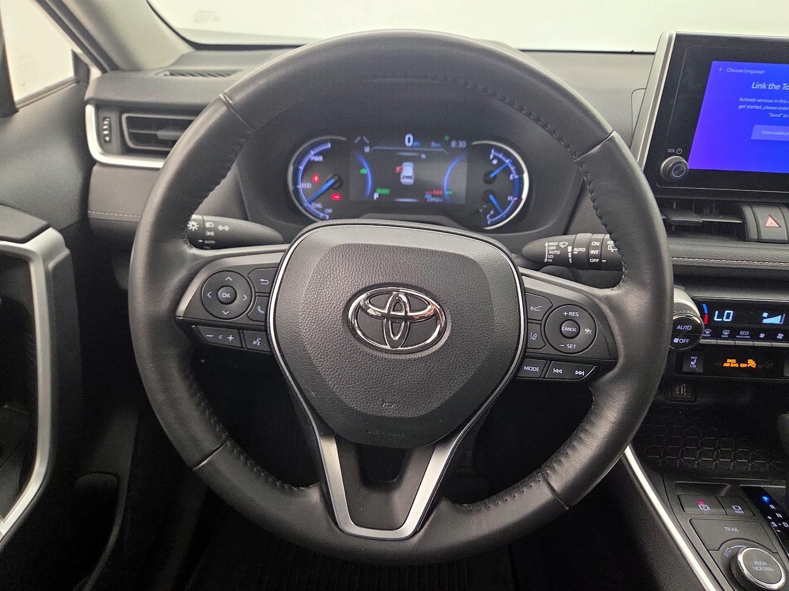 2023 Toyota RAV4 XLE - Photo 11
