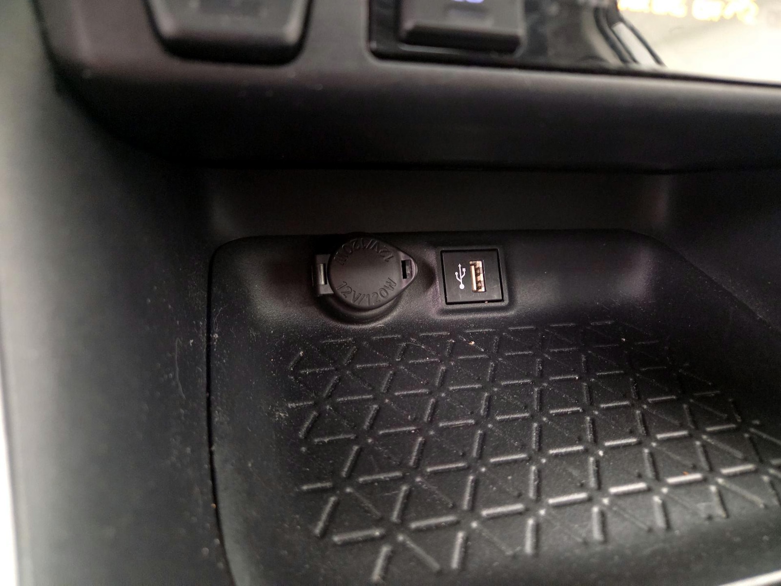 2023 Toyota RAV4 XLE - Photo 19