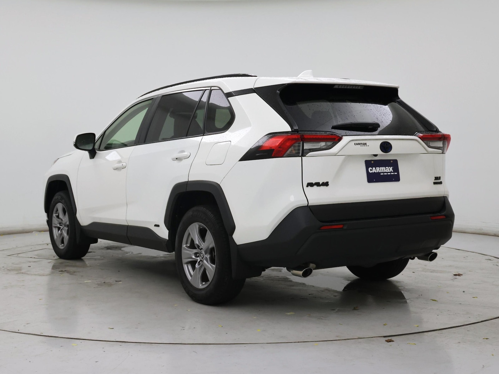 2023 Toyota RAV4 XLE - Photo 3