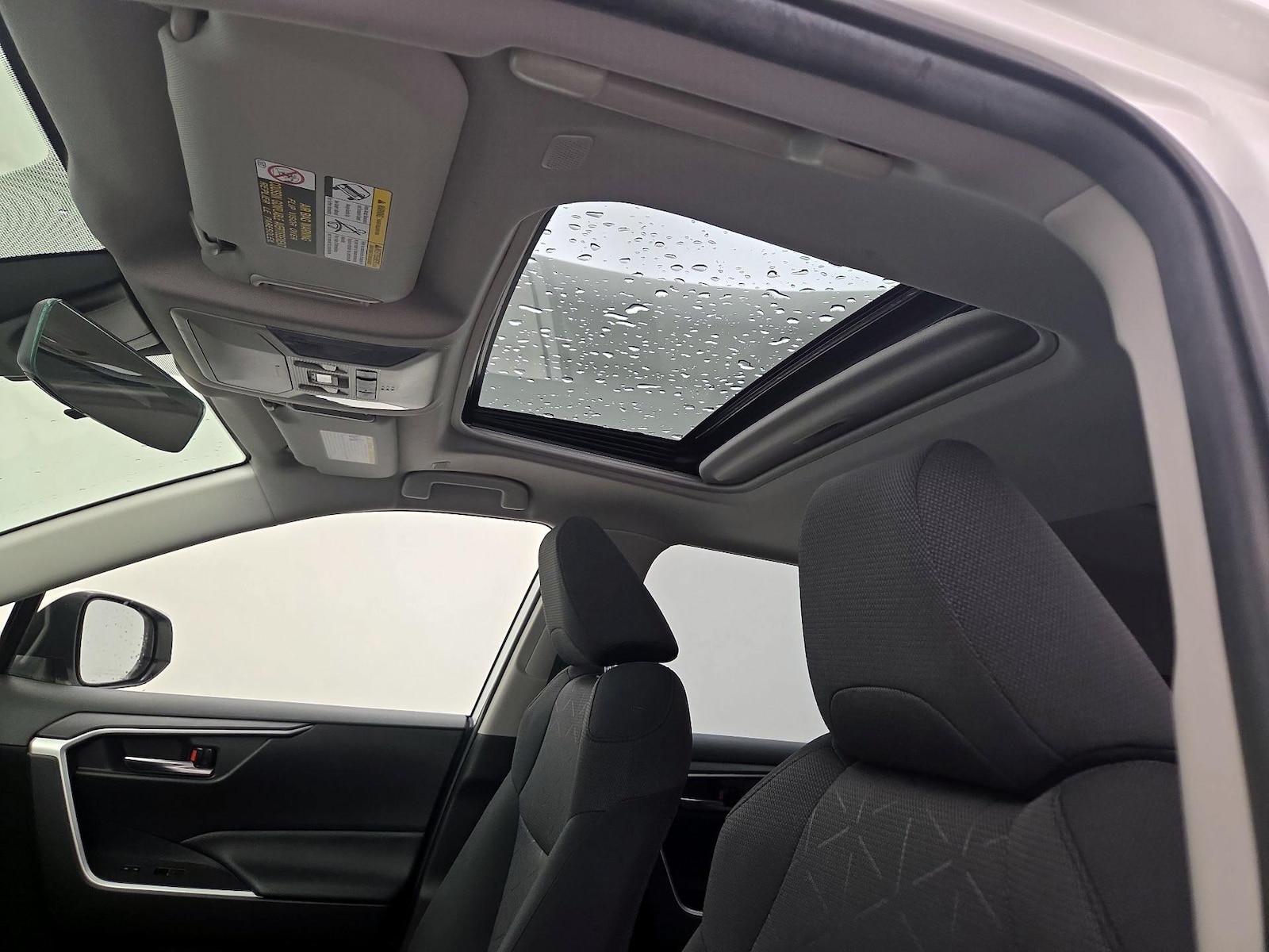 2023 Toyota RAV4 XLE - Photo 20