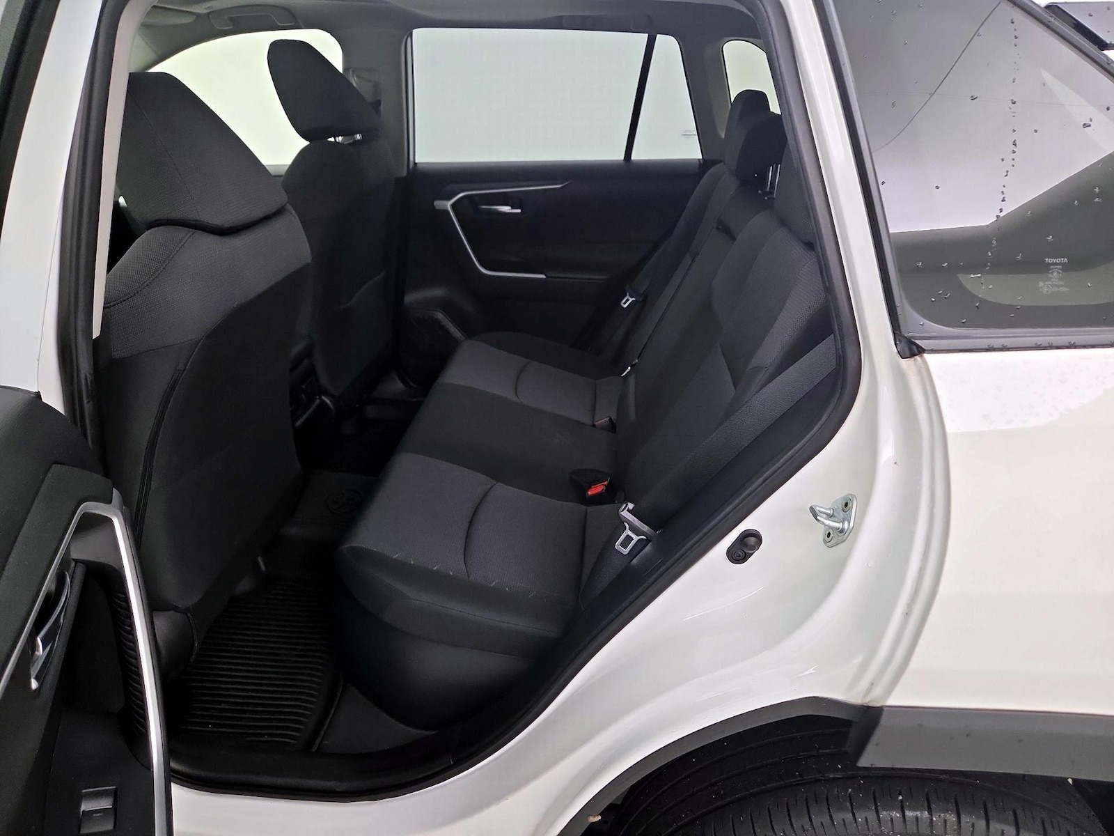 2023 Toyota RAV4 XLE - Photo 21