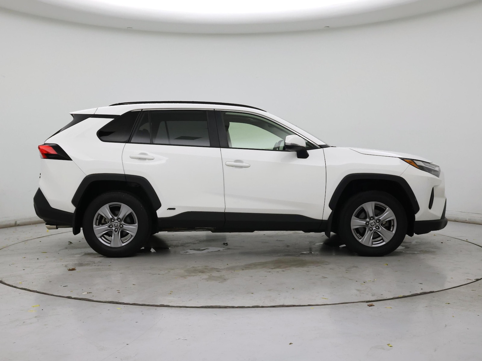 2023 Toyota RAV4 XLE - Photo 8