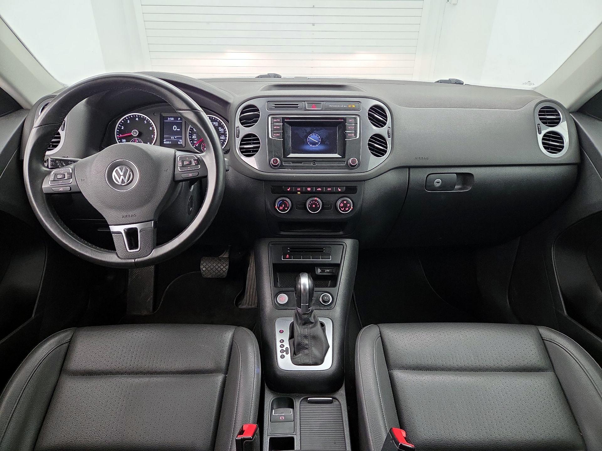 Thumbnail: 2016 Volkswagen Tiguan - 9