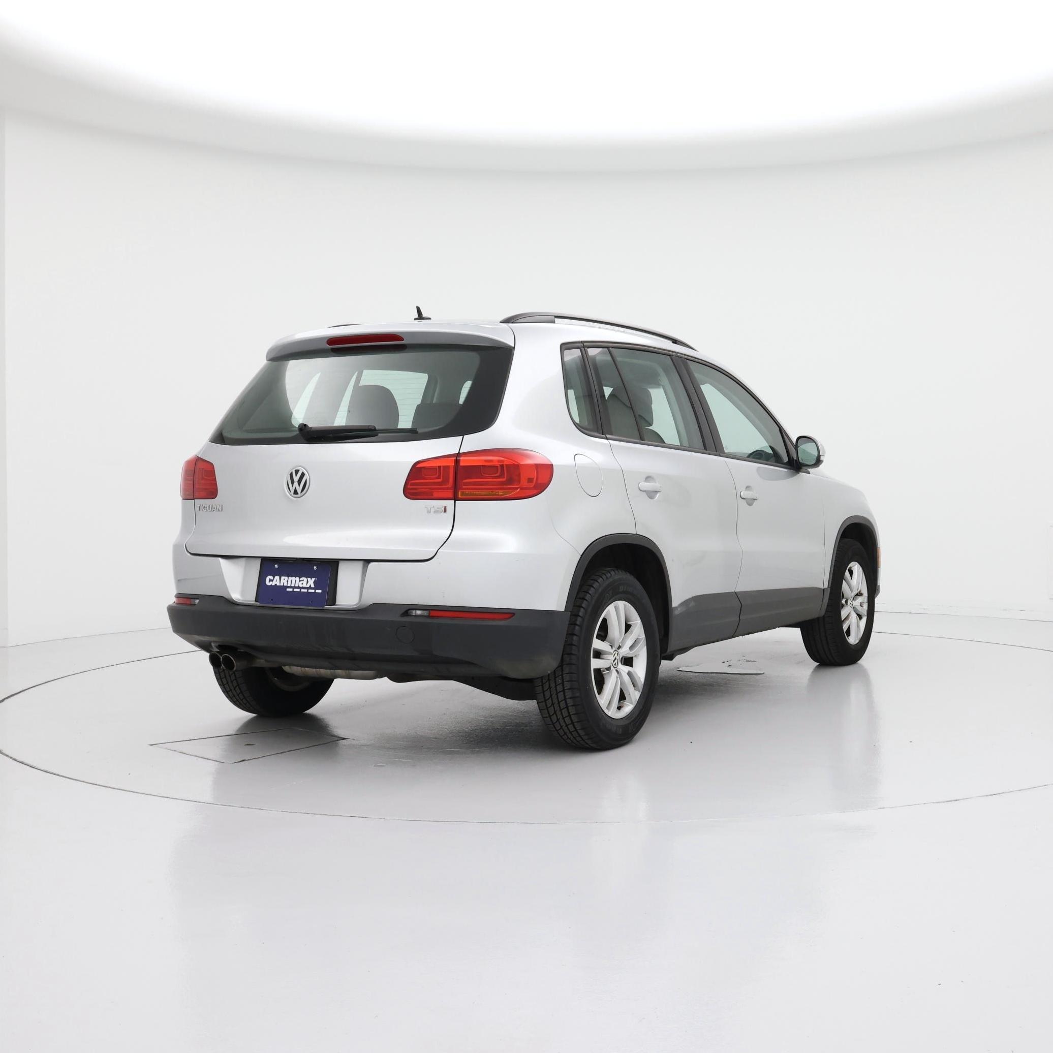 Thumbnail: 2016 Volkswagen Tiguan - 8