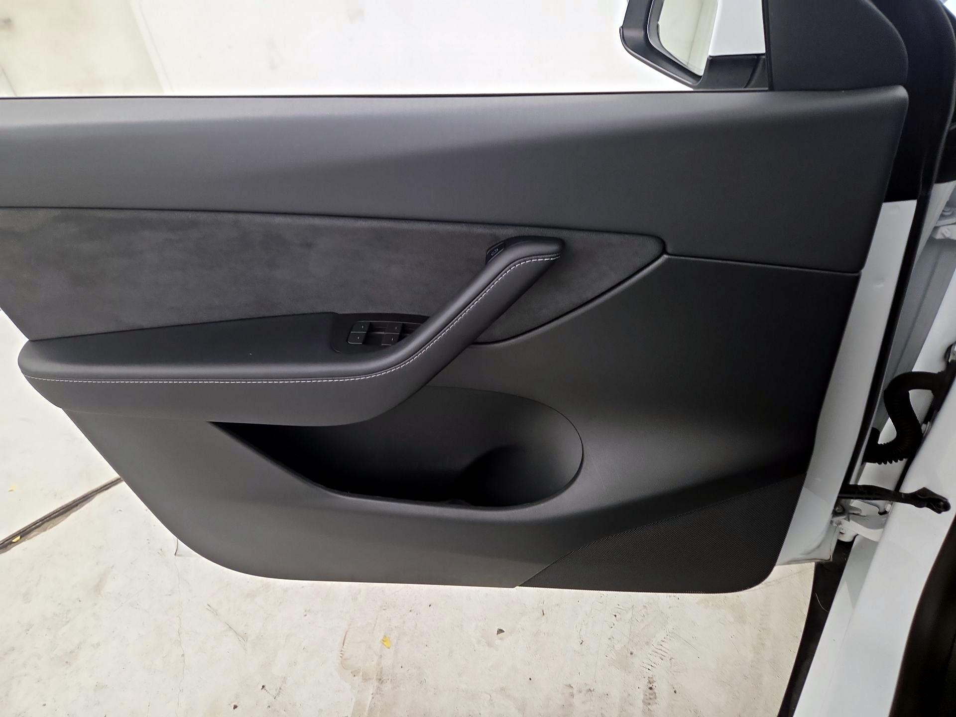 Thumbnail: 2022 Tesla Model Y - 12