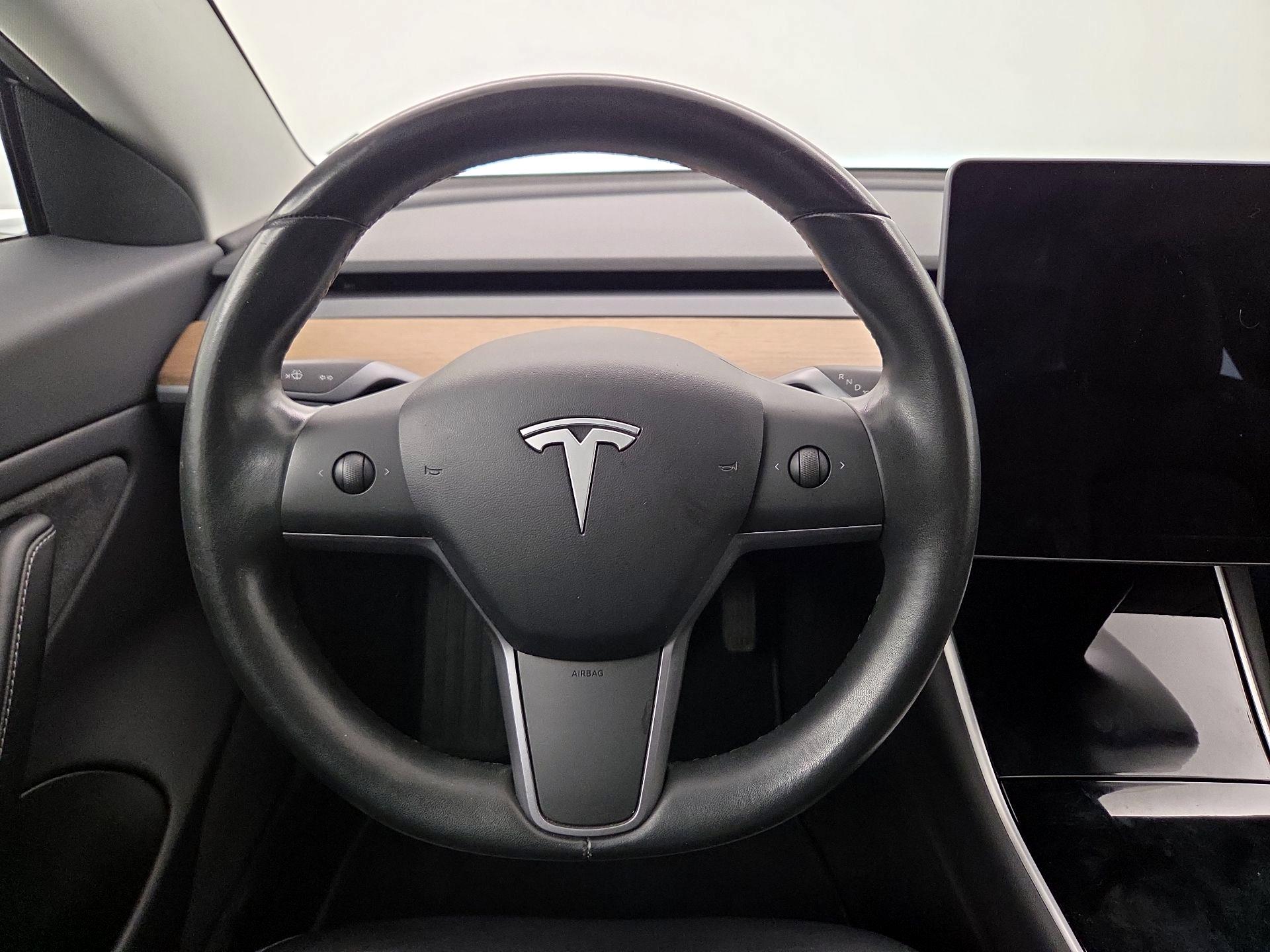 Thumbnail: 2019 Tesla Model 3 - 10