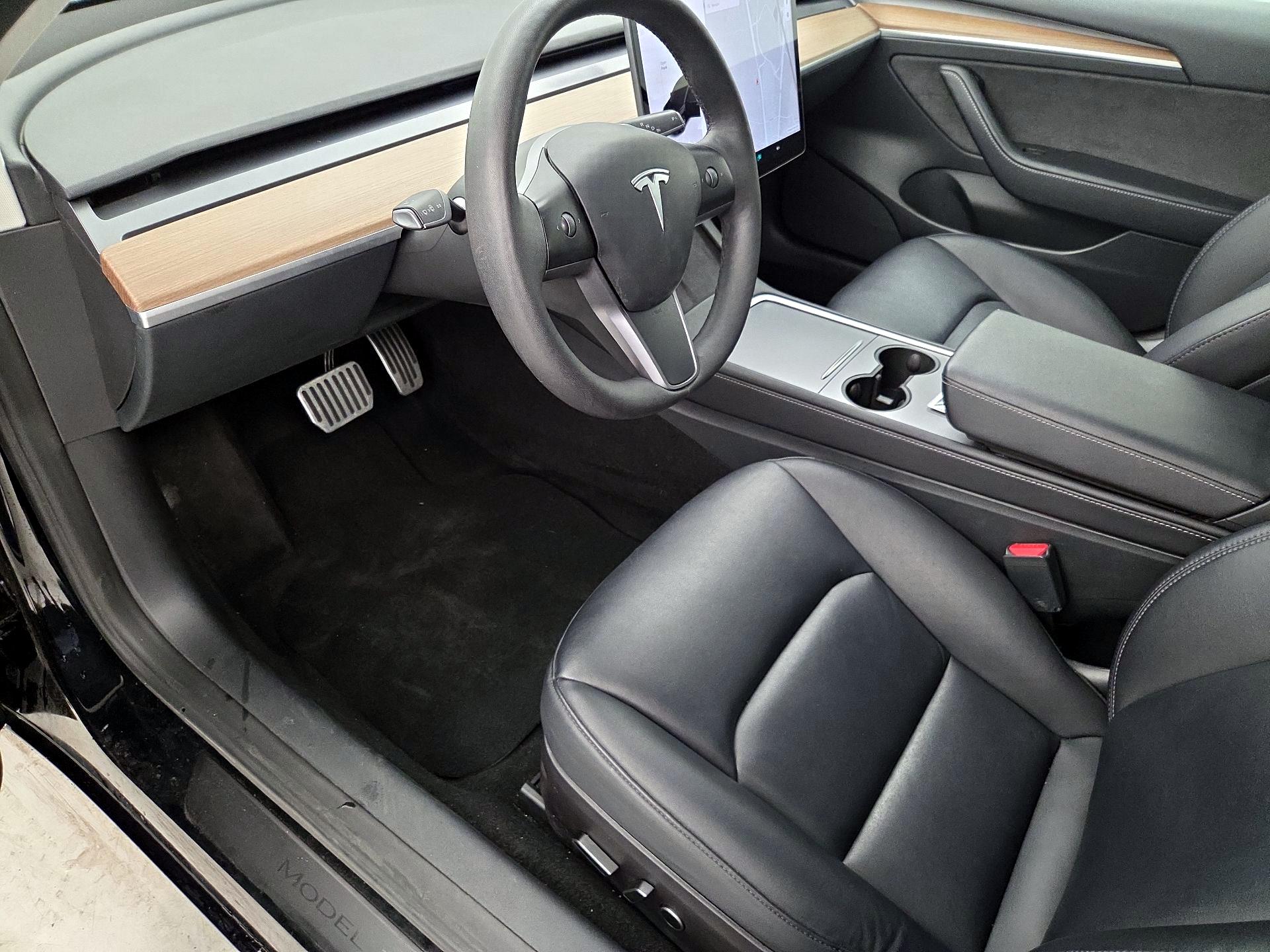 Thumbnail: 2022 Tesla Model 3 - 11