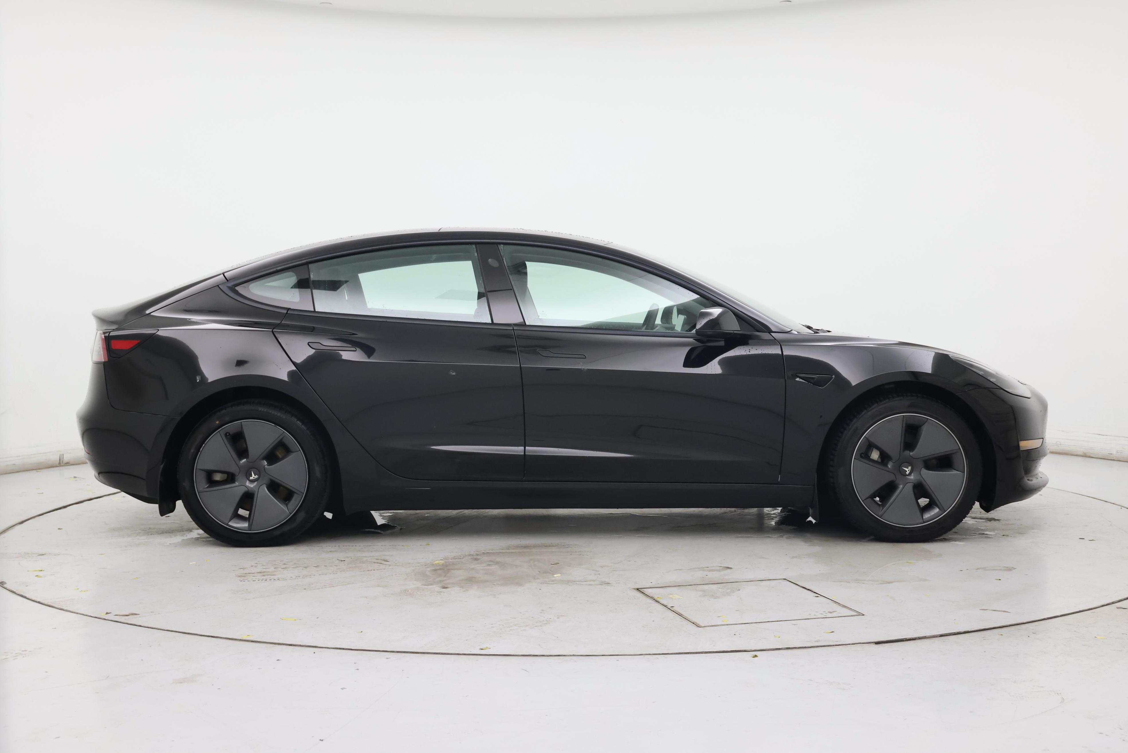 Thumbnail: 2022 Tesla Model 3 - 7