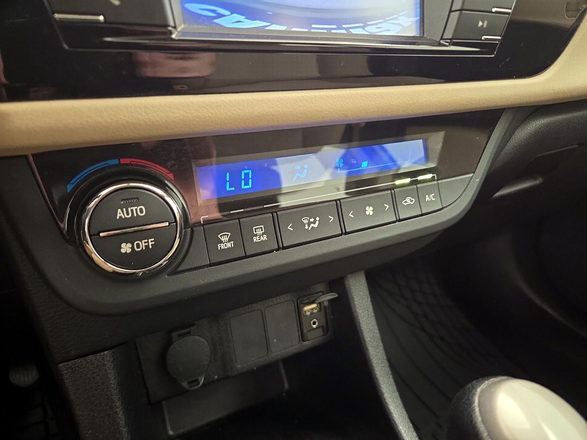 Thumbnail: 2016 Toyota Corolla - 16