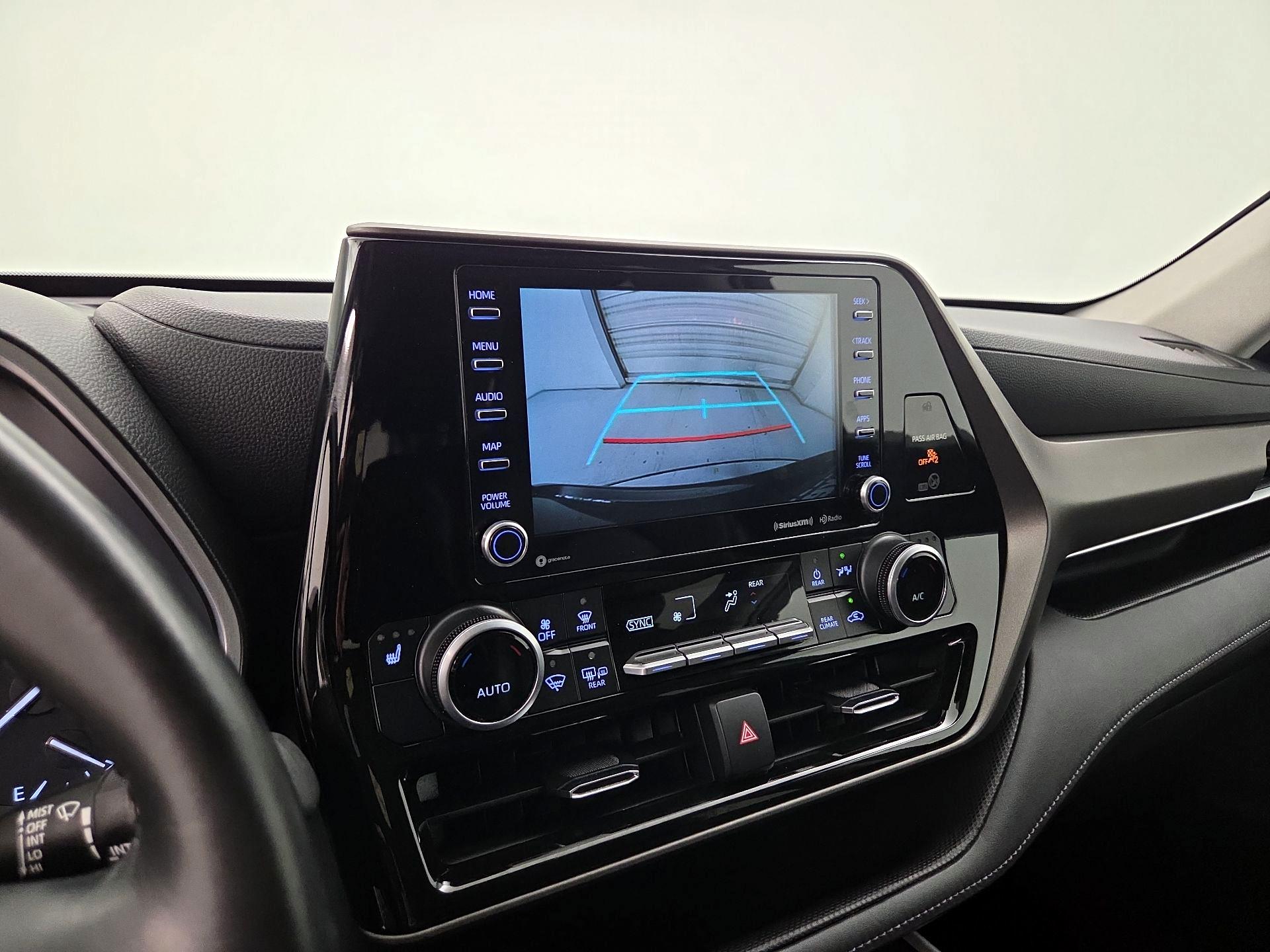 Thumbnail: 2021 Toyota Highlander - 14
