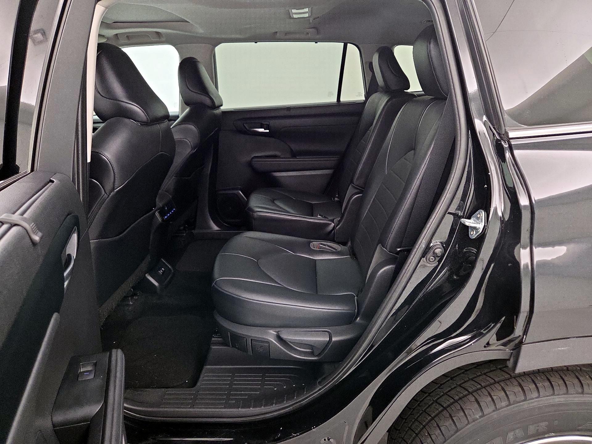 Thumbnail: 2021 Toyota Highlander - 20