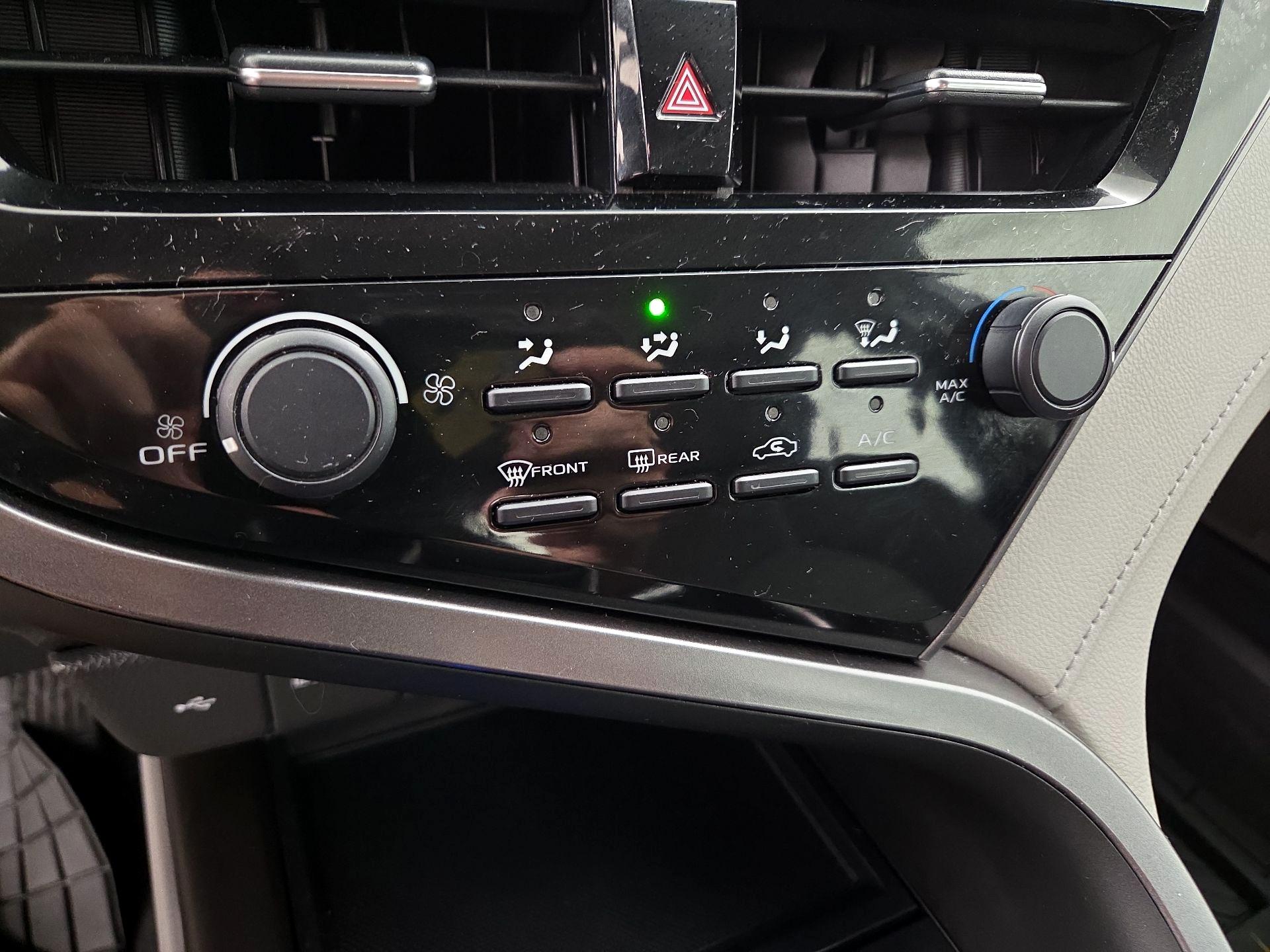 Thumbnail: 2021 Toyota Camry - 16