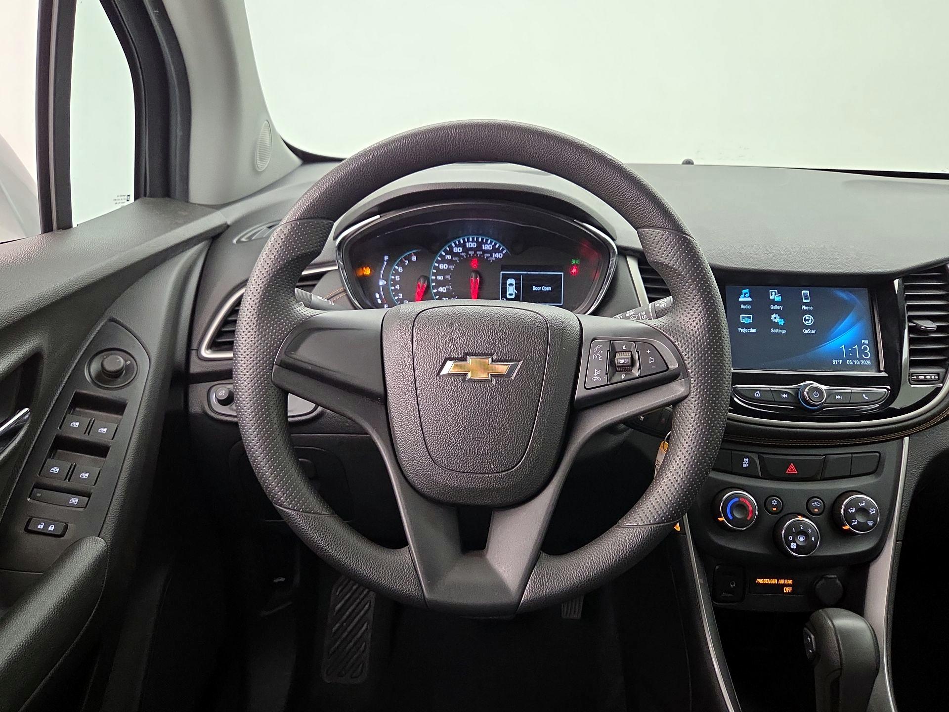 Thumbnail: 2017 Chevrolet Trax - 10
