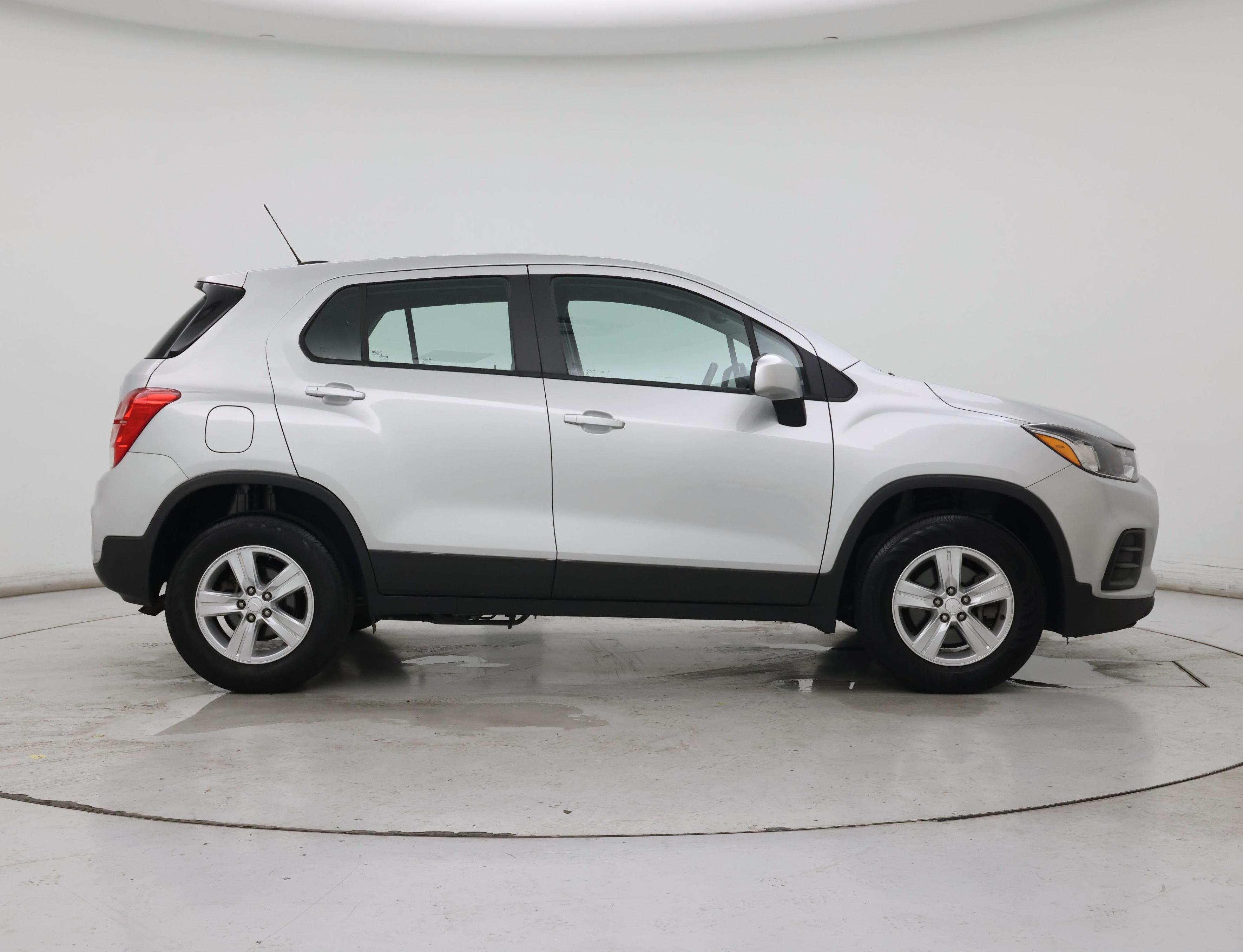 Thumbnail: 2017 Chevrolet Trax - 7