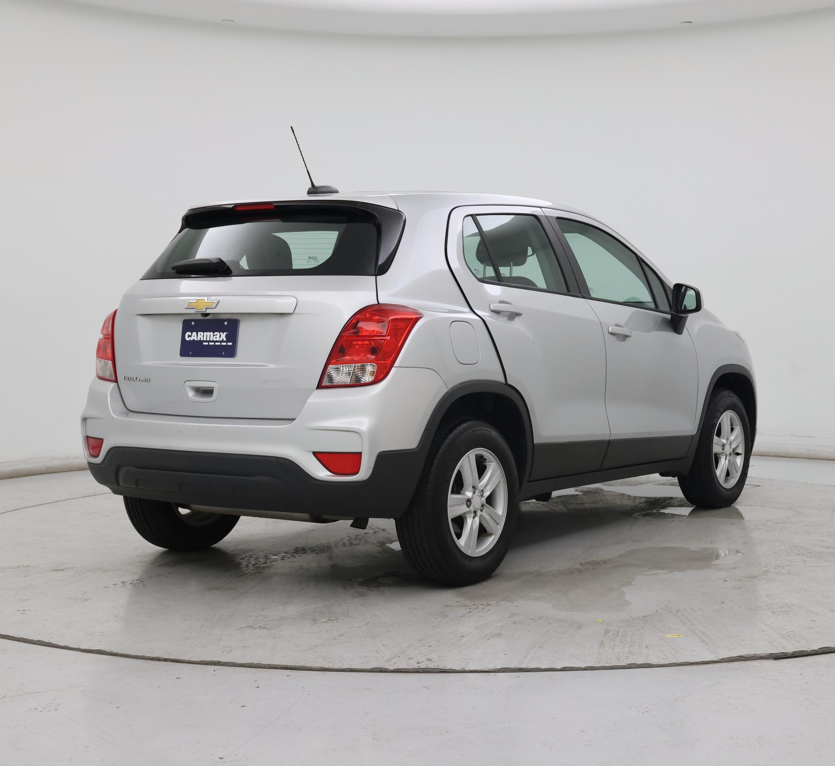 Thumbnail: 2017 Chevrolet Trax - 8