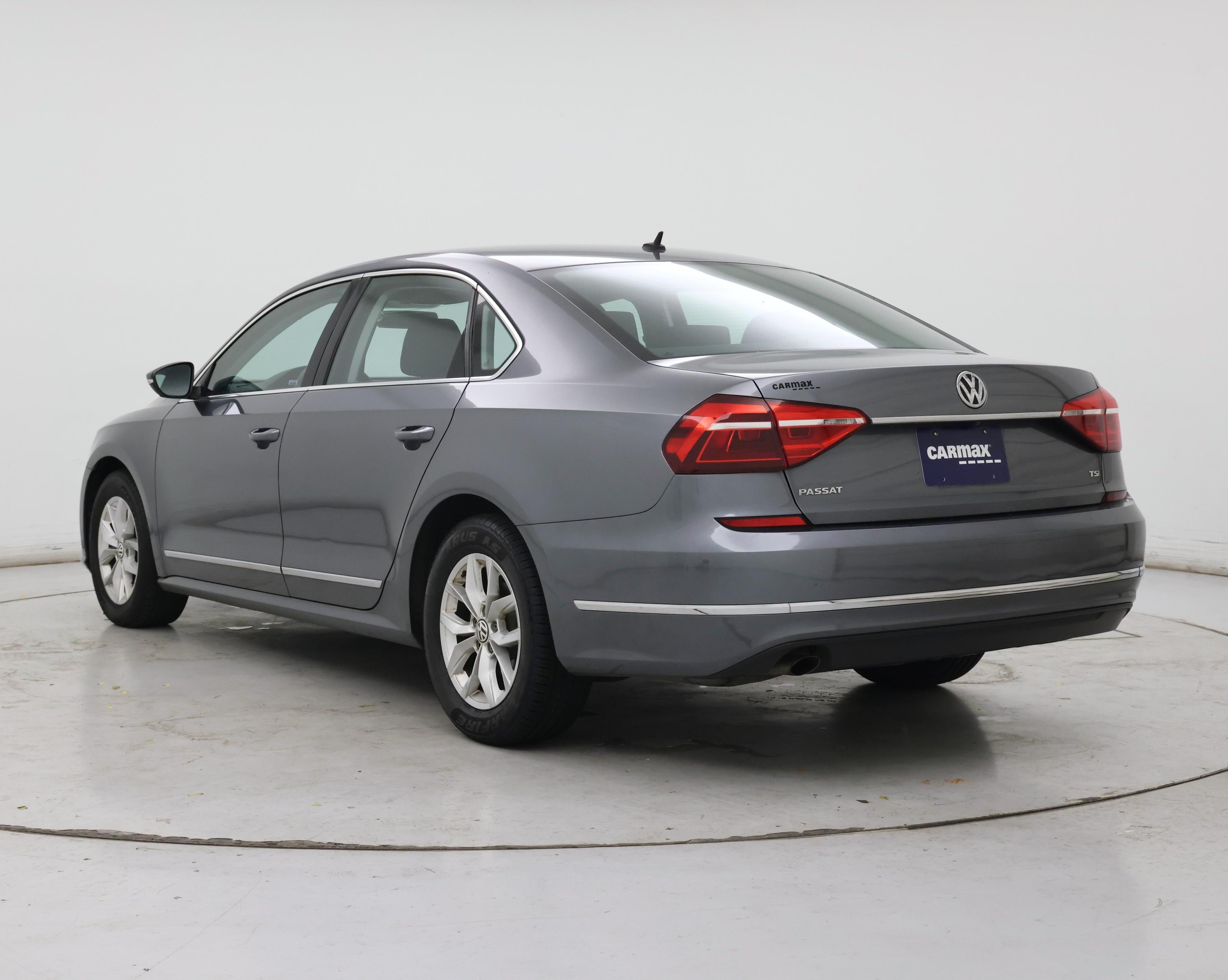 Thumbnail: 2016 Volkswagen Passat - 2
