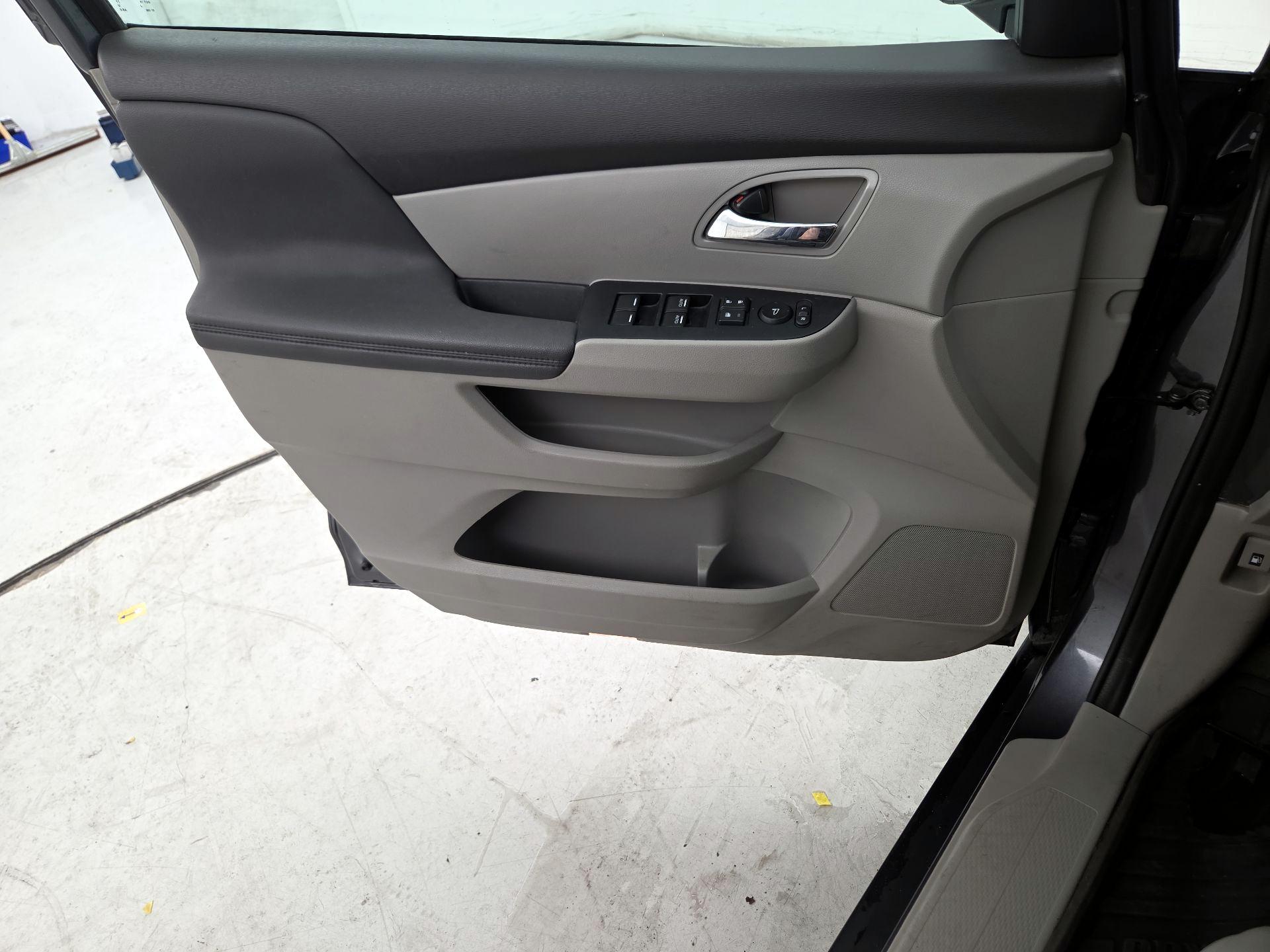 Thumbnail: 2016 Honda Odyssey - 12
