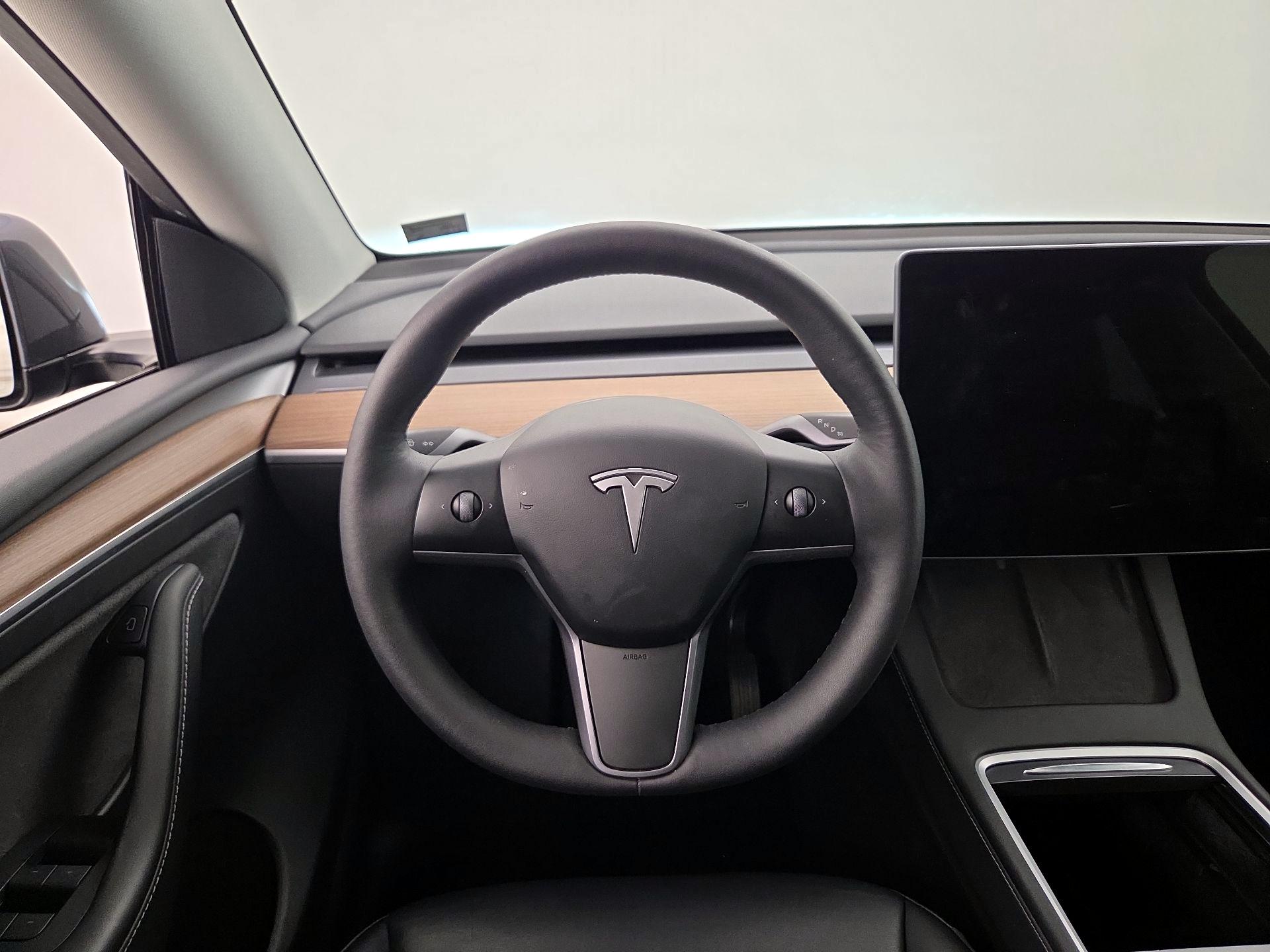 Thumbnail: 2023 Tesla Model Y - 10