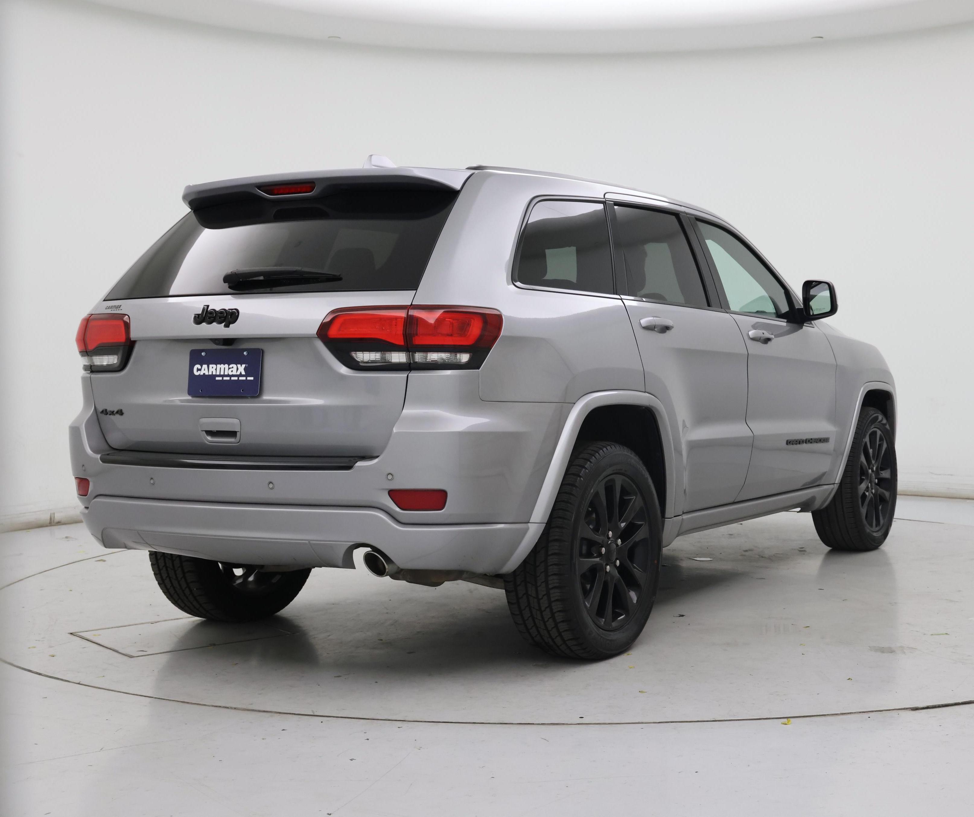 Thumbnail: 2018 Jeep Grand Cherokee - 8