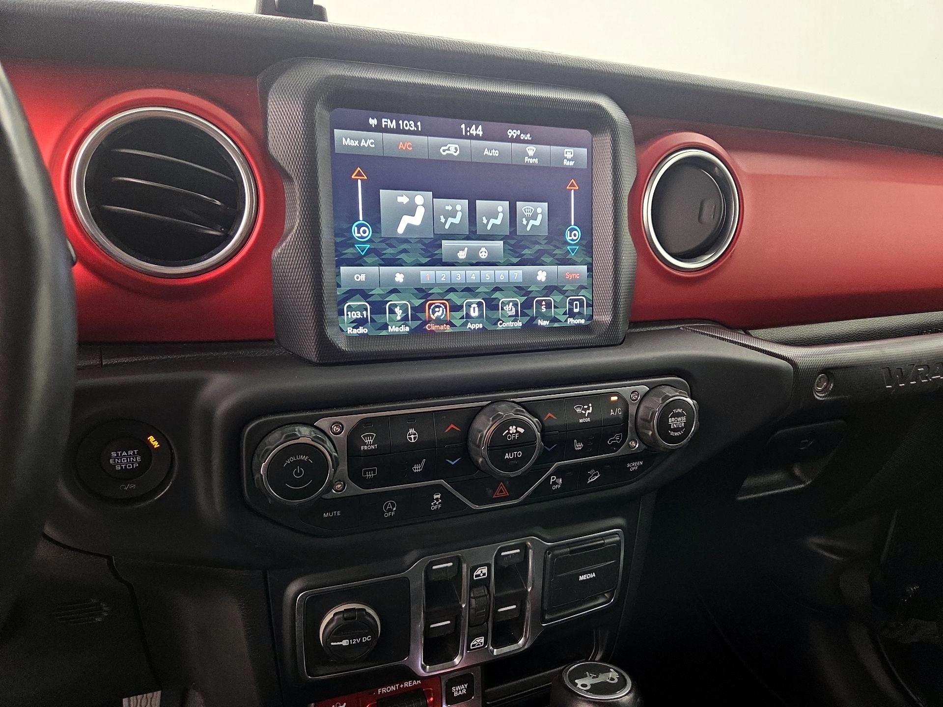 Thumbnail: 2018 Jeep Wrangler - 17