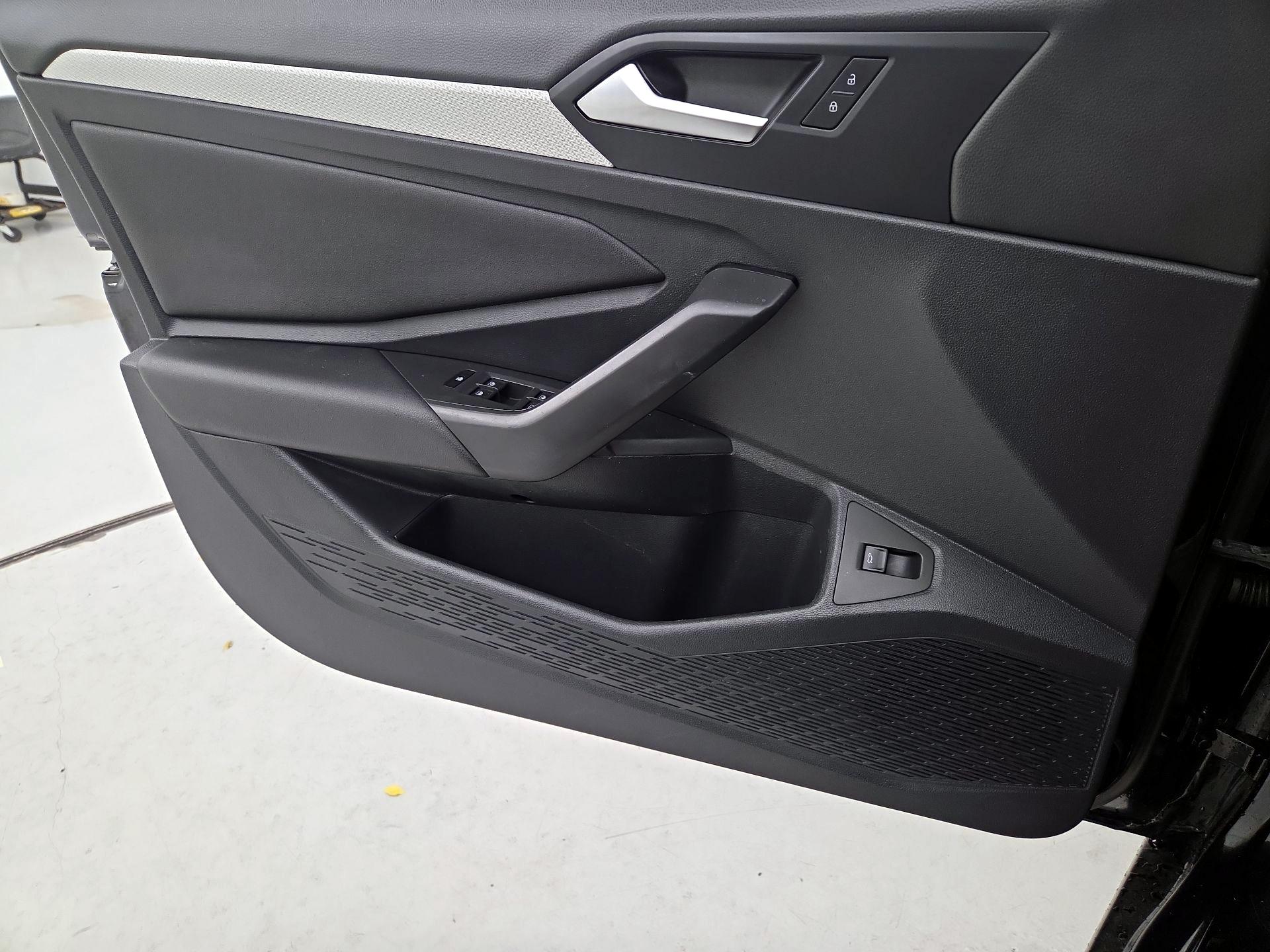 Thumbnail: 2019 Volkswagen Jetta - 12