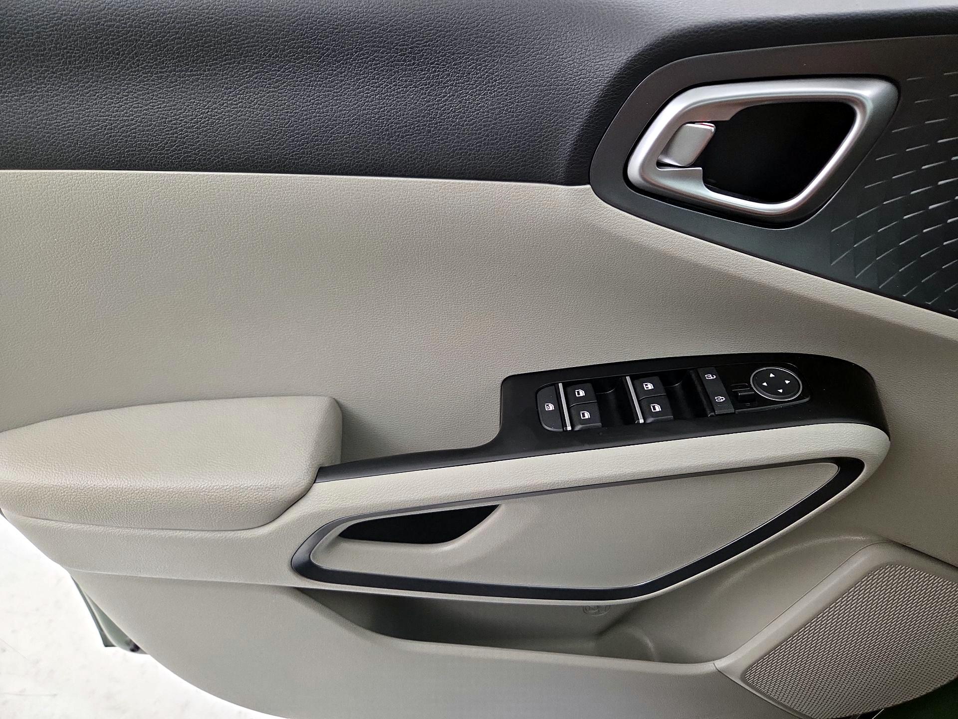 Thumbnail: 2021 Kia Soul - 12
