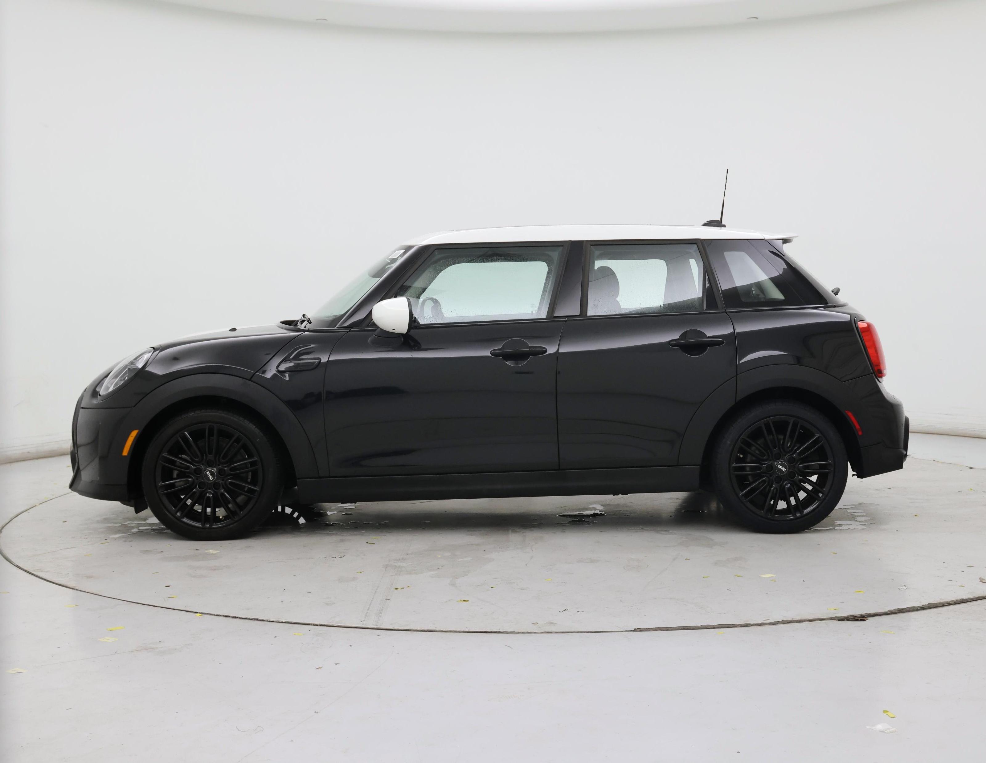 Thumbnail: 2024 MINI Cooper Hardtop - 3