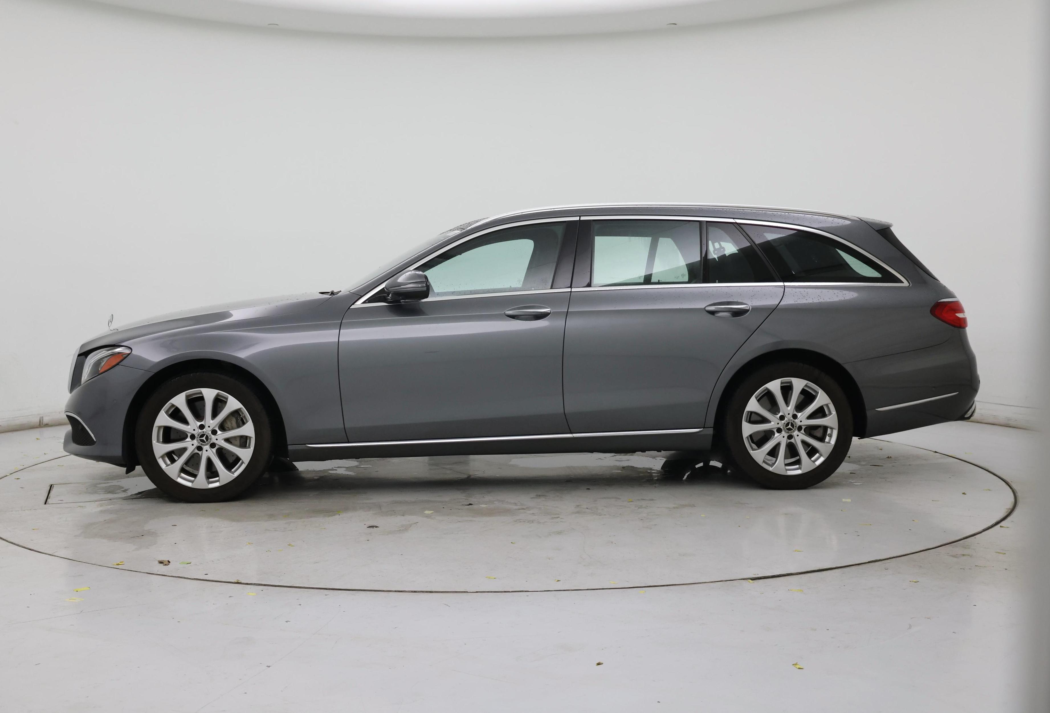 Thumbnail: 2019 Mercedes-Benz E-Class - 3