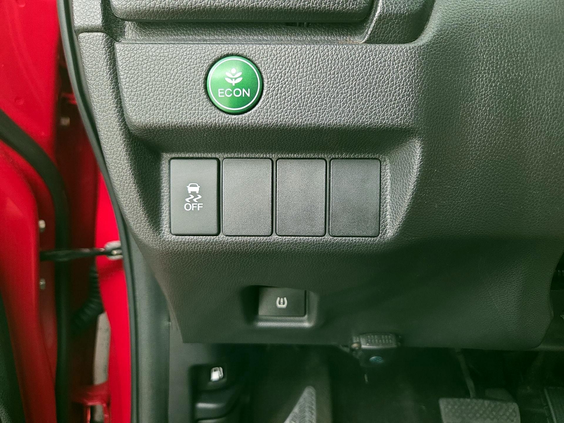 Thumbnail: 2015 Honda Fit - 13