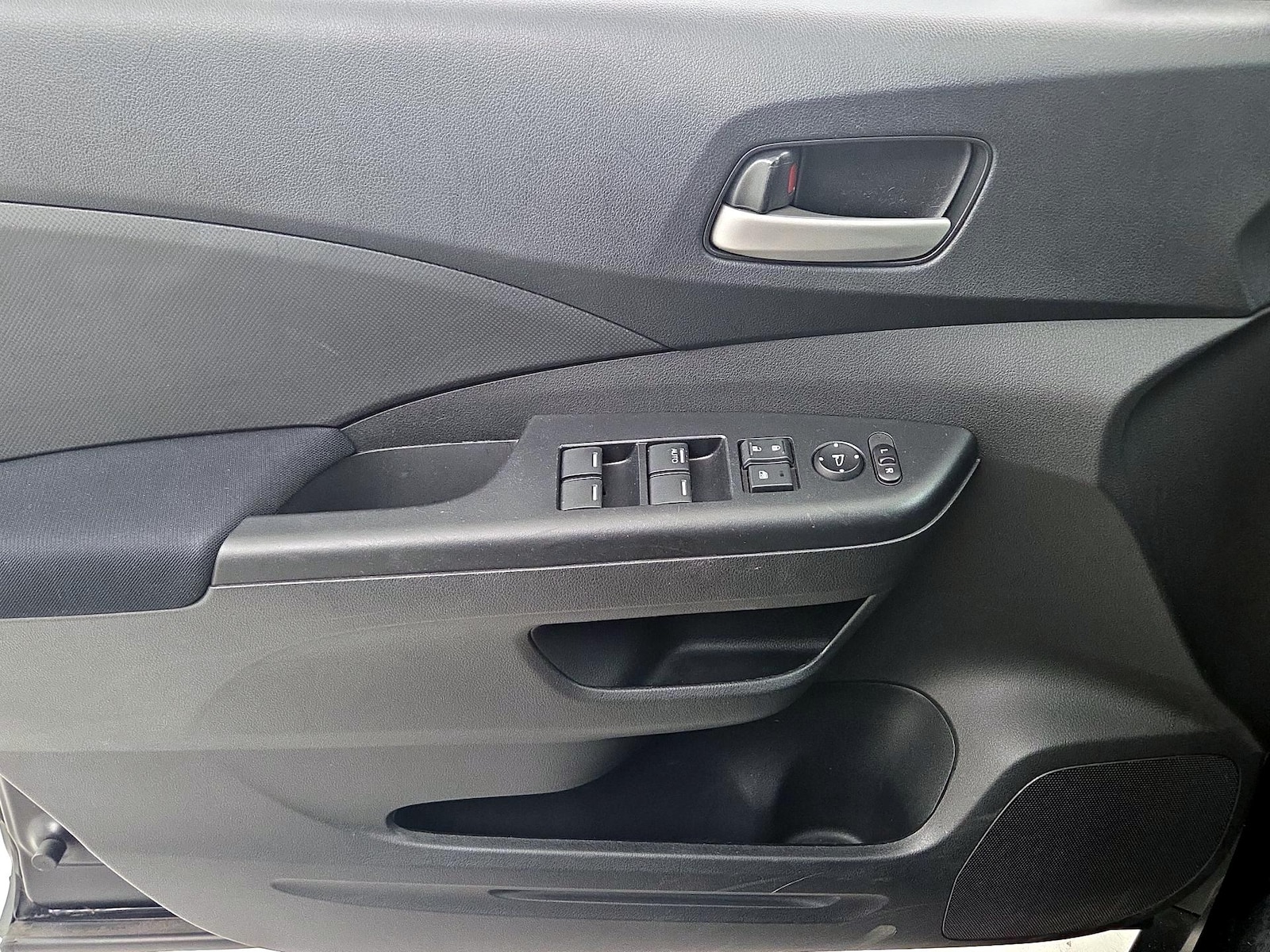 2016 Honda CR-V LX - Photo 13