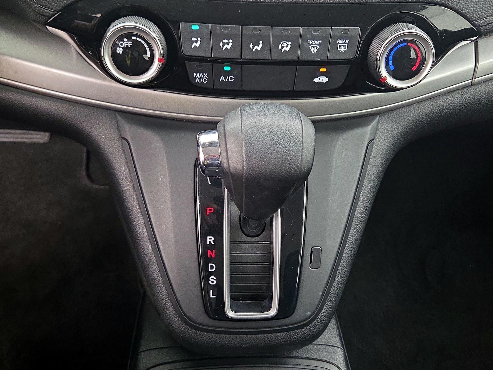 2016 Honda CR-V LX - Photo 18