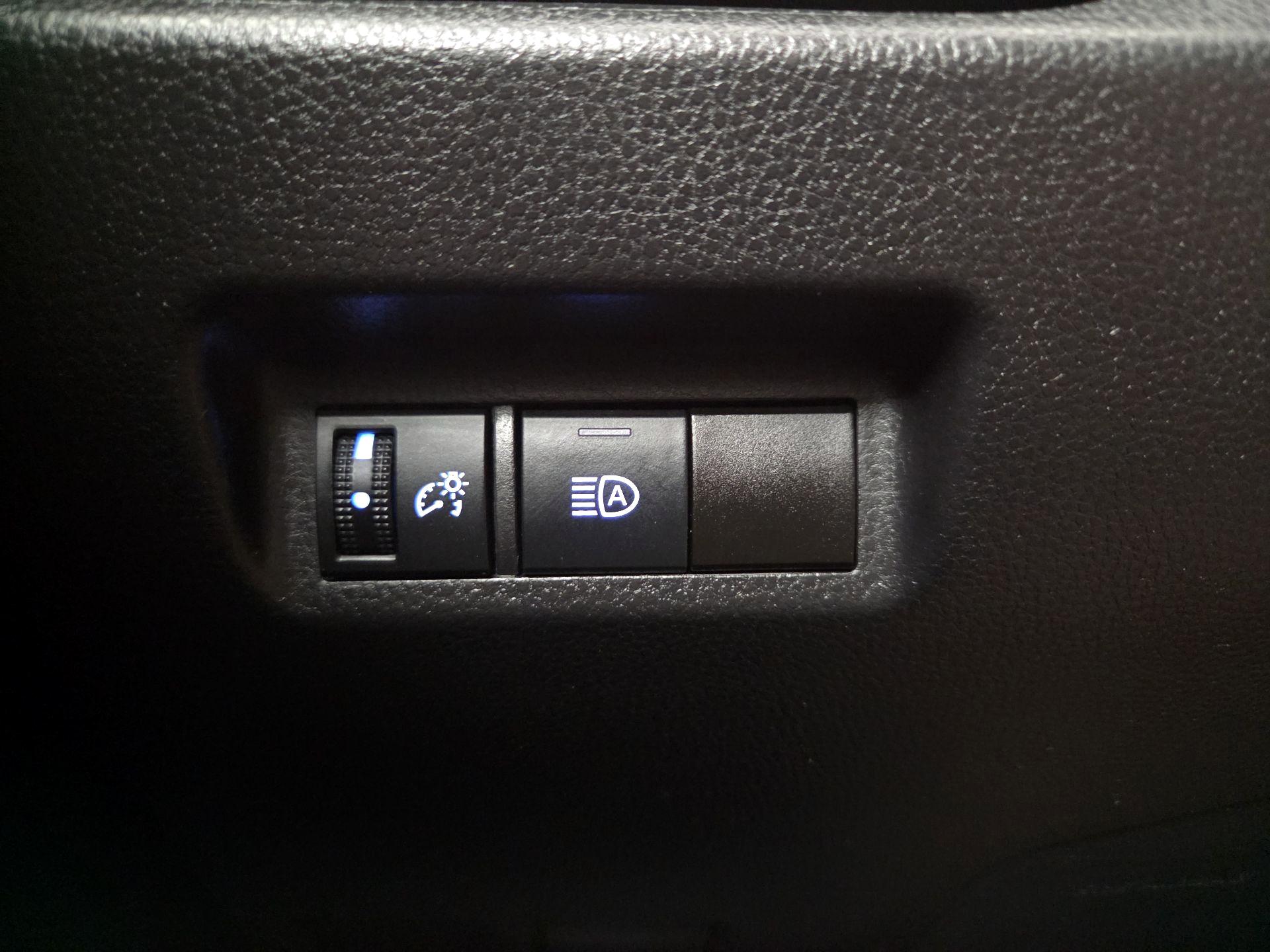 Thumbnail: 2021 Toyota RAV4 - 13