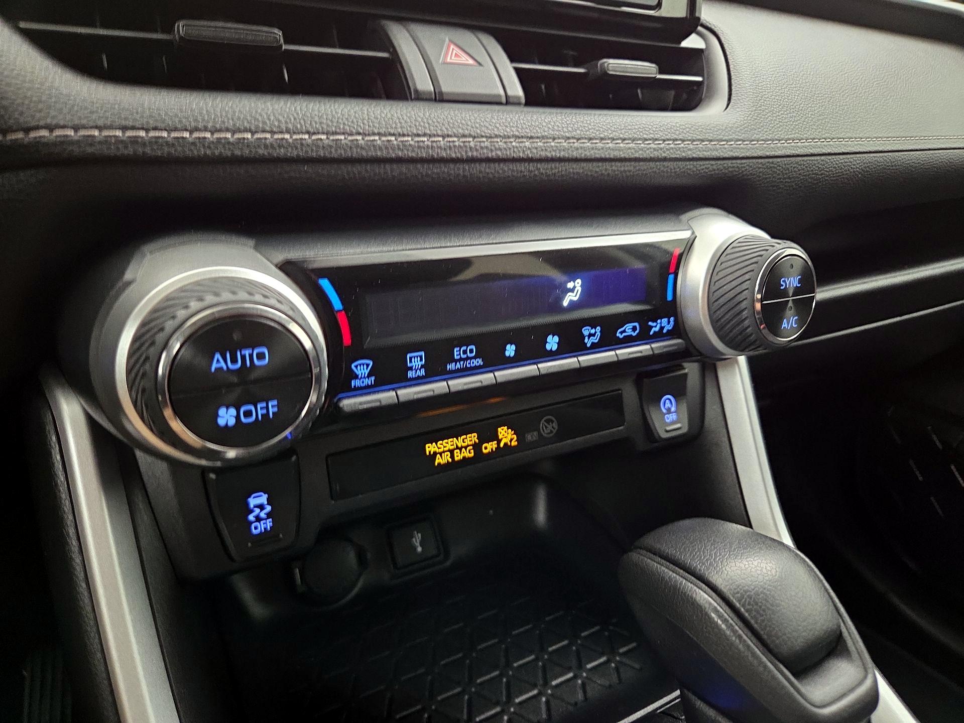 Thumbnail: 2021 Toyota RAV4 - 16