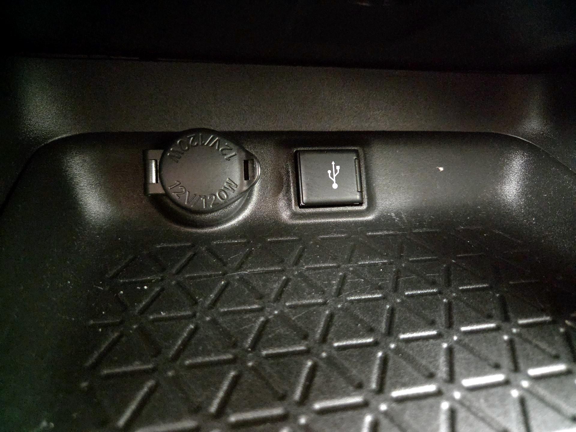 Thumbnail: 2021 Toyota RAV4 - 18