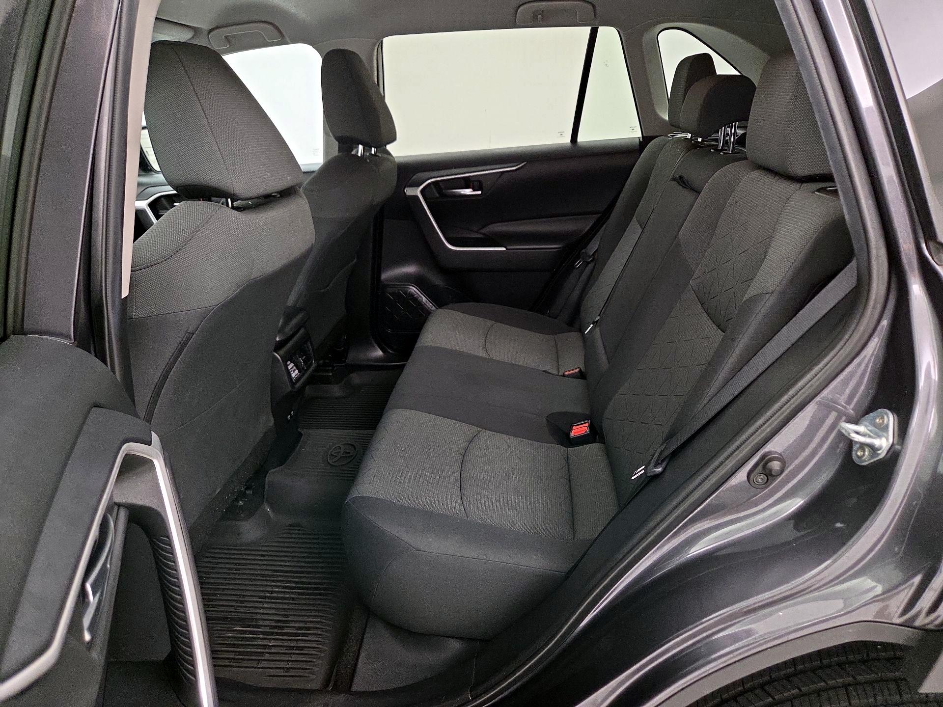 Thumbnail: 2021 Toyota RAV4 - 19