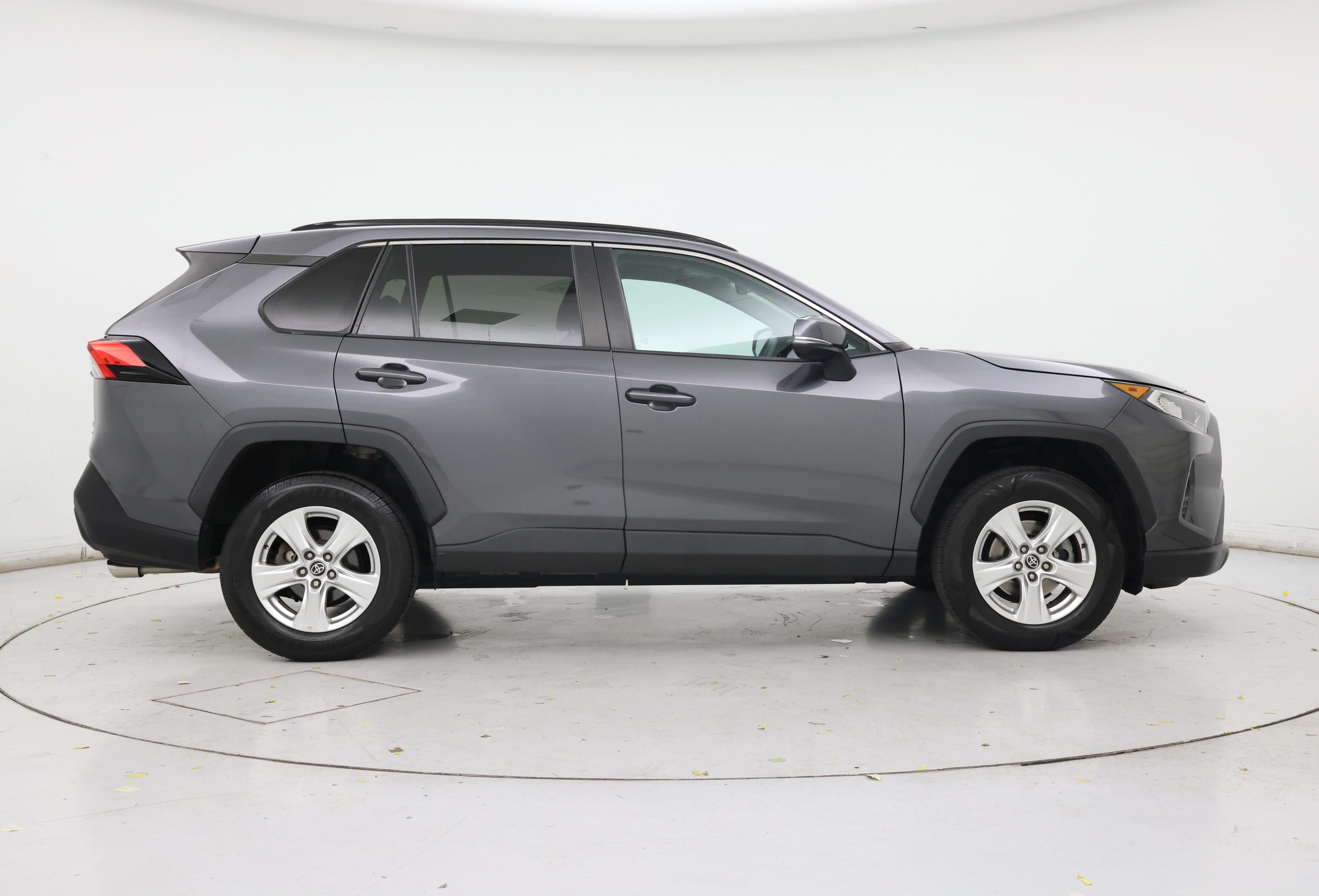 Thumbnail: 2021 Toyota RAV4 - 7