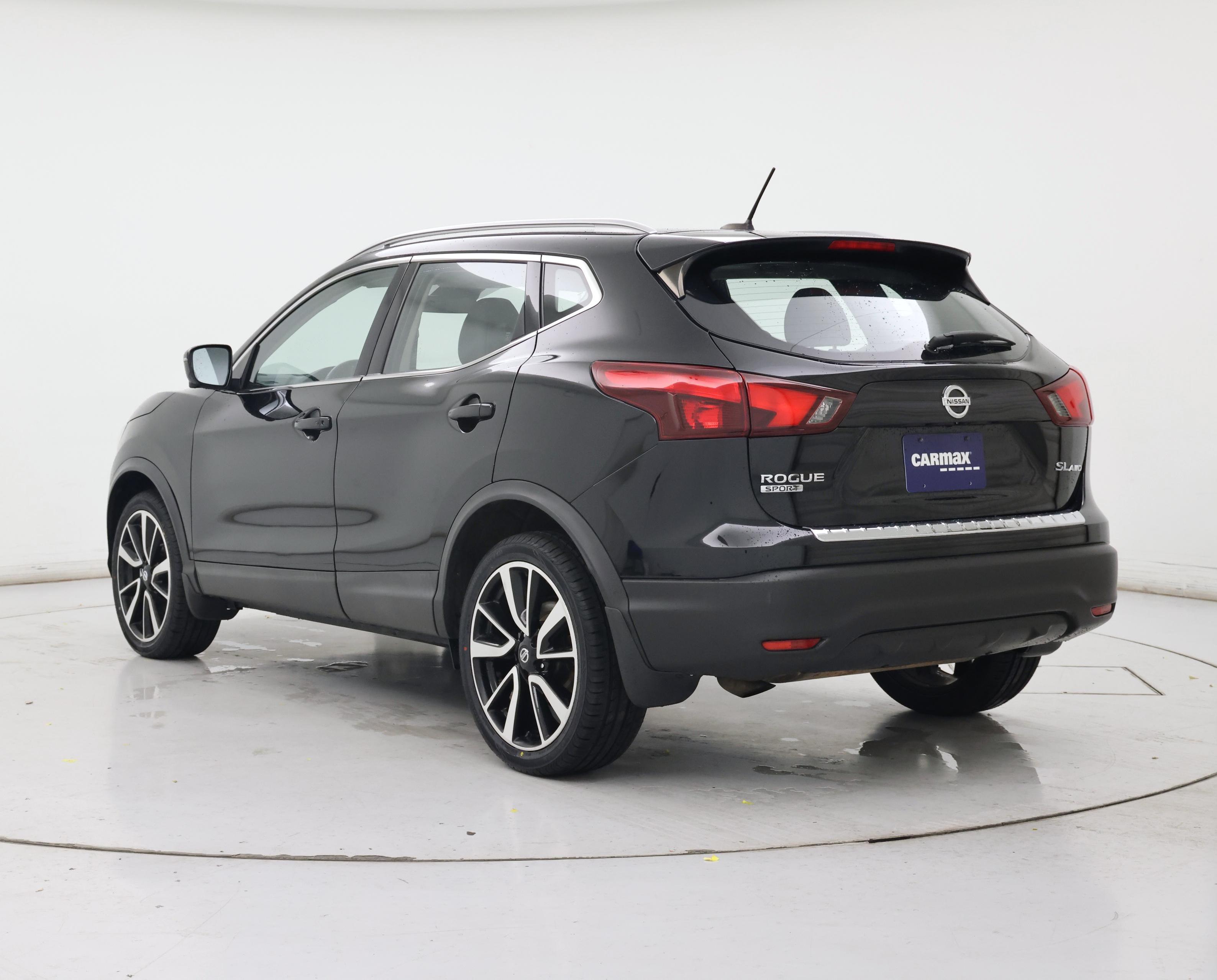 Thumbnail: 2018 Nissan Rogue Sport - 2