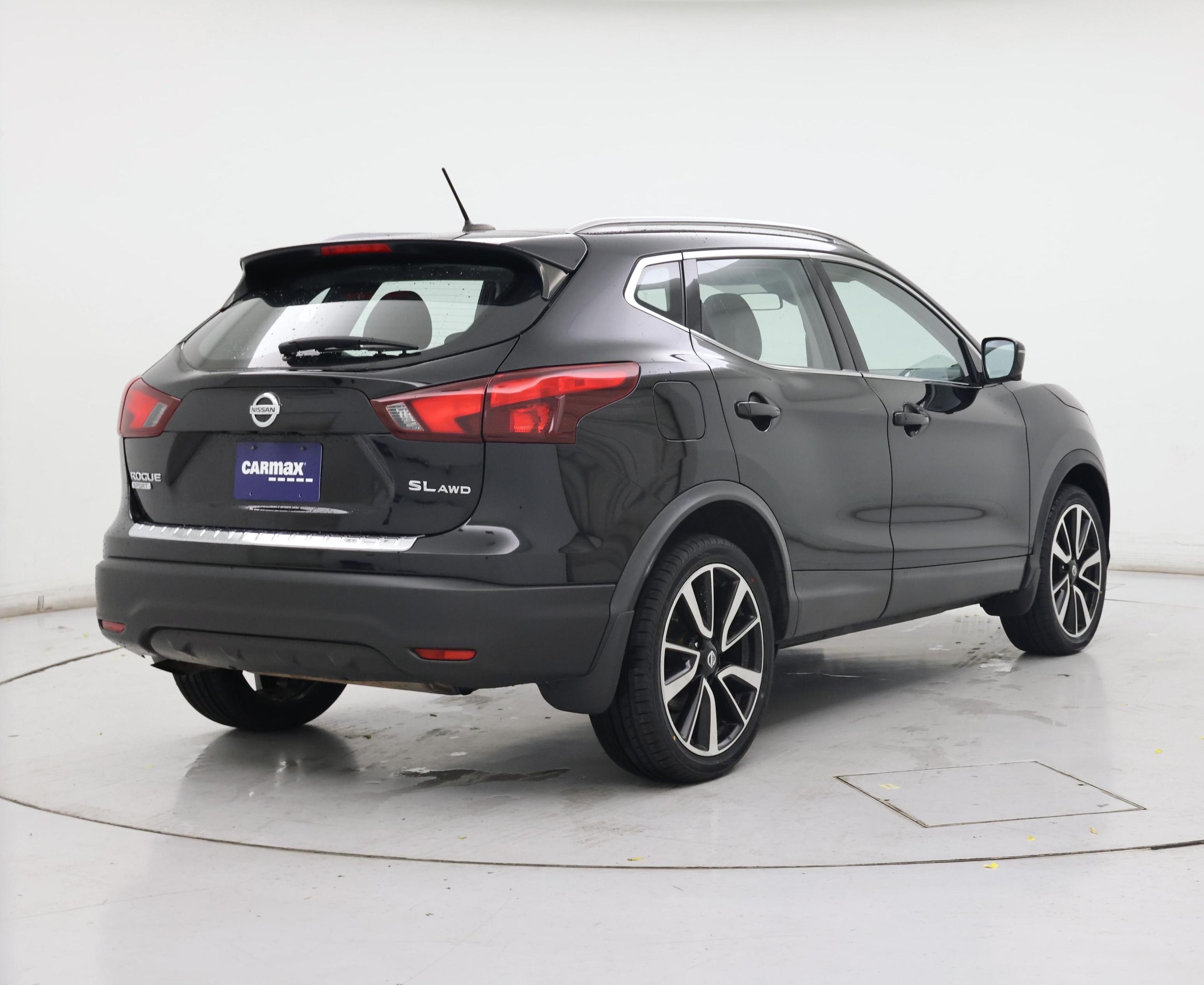 Thumbnail: 2018 Nissan Rogue Sport - 8