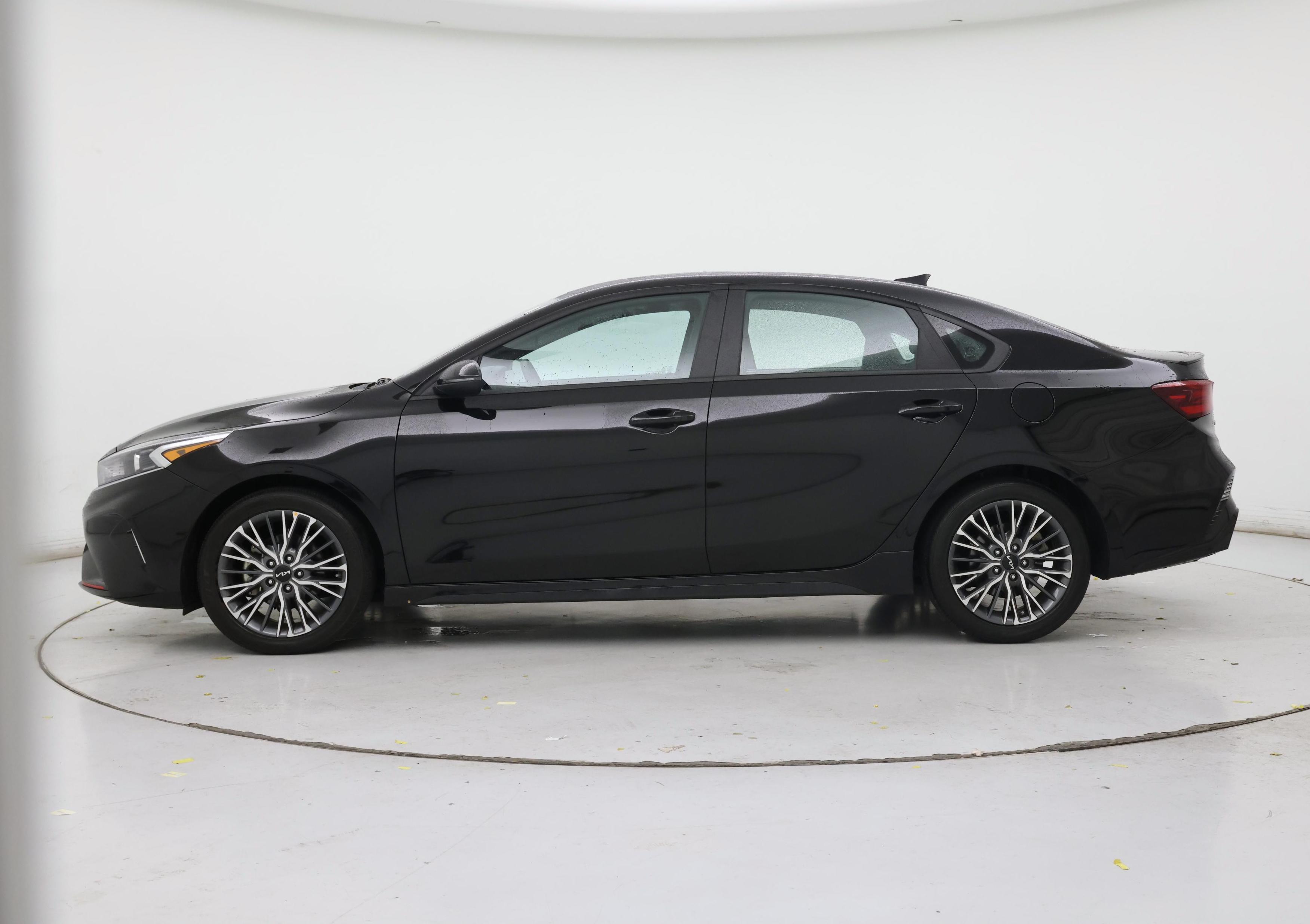 Thumbnail: 2023 Kia Forte - 3