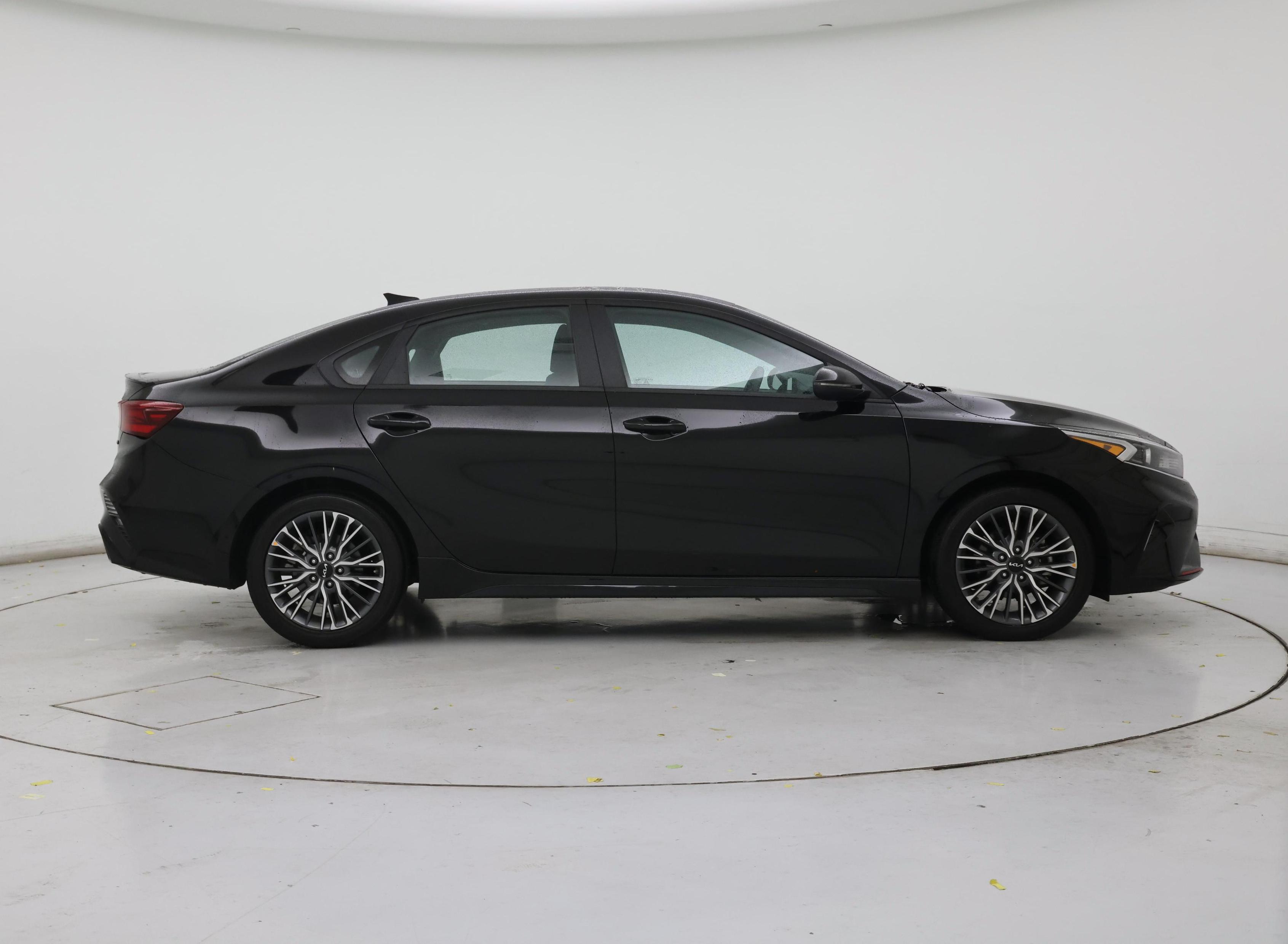 Thumbnail: 2023 Kia Forte - 7