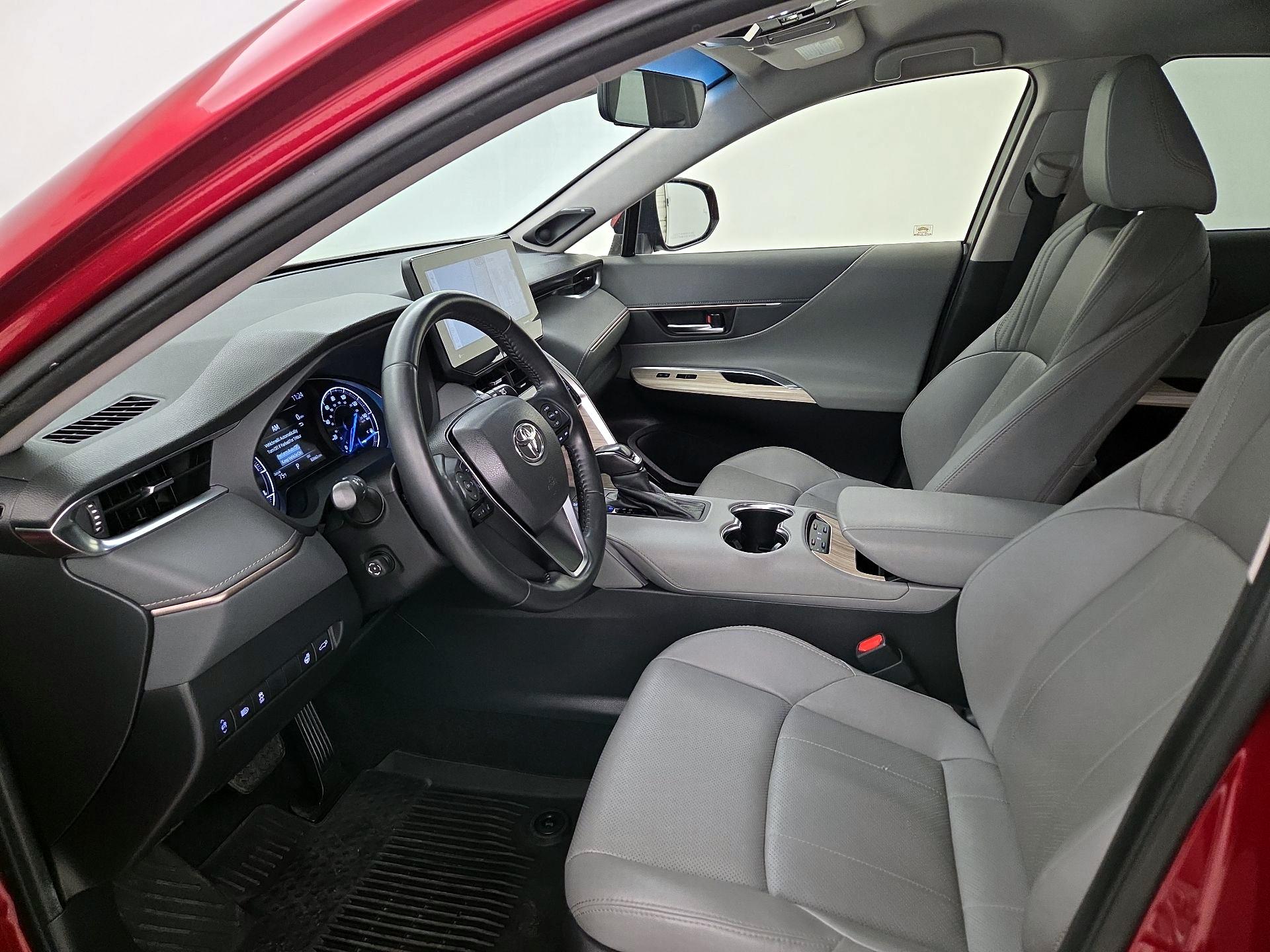 Thumbnail: 2021 Toyota Venza - 11