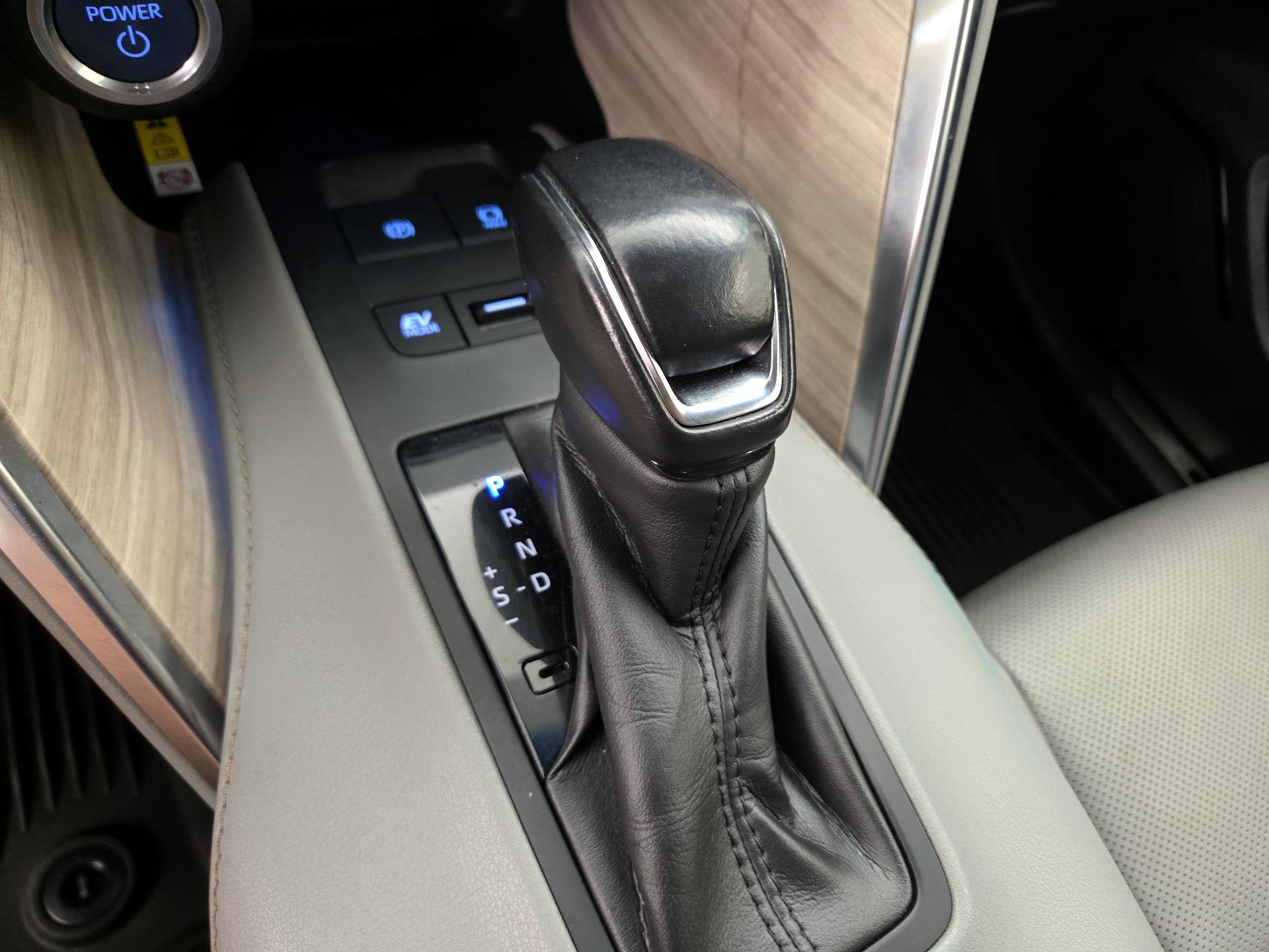 Thumbnail: 2021 Toyota Venza - 18