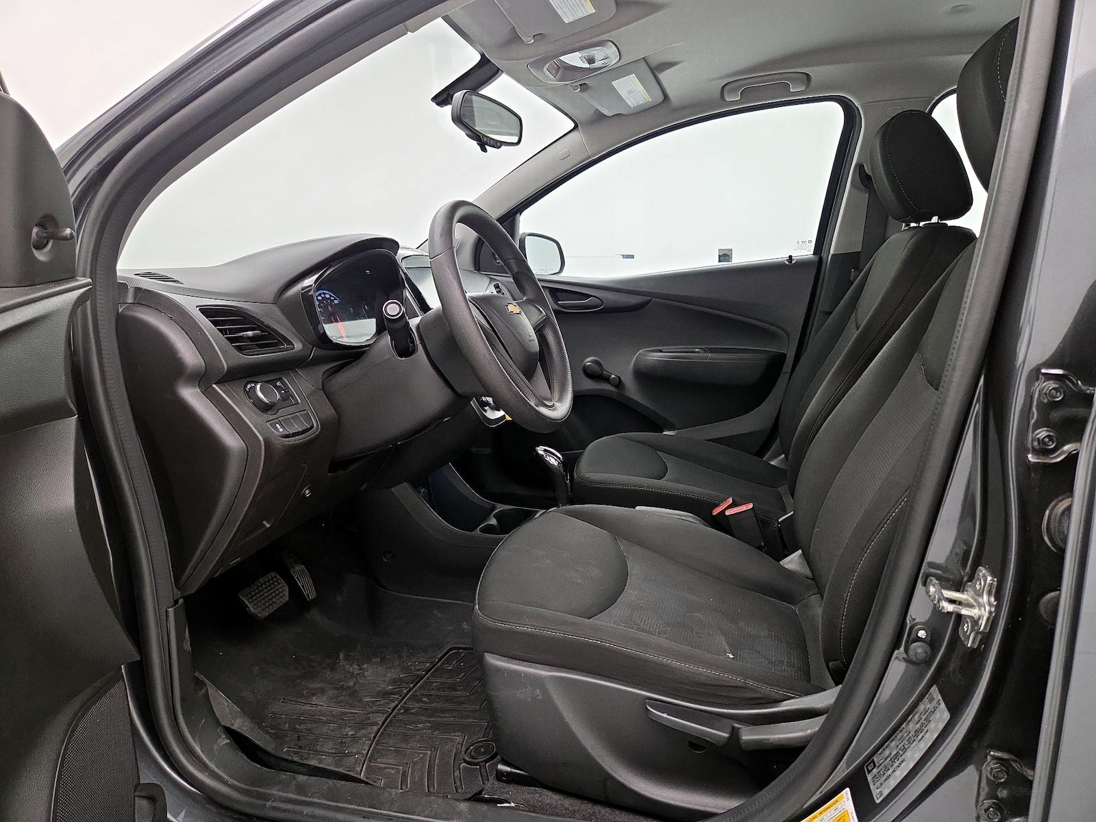 2017 Chevrolet Spark LS - Photo 12