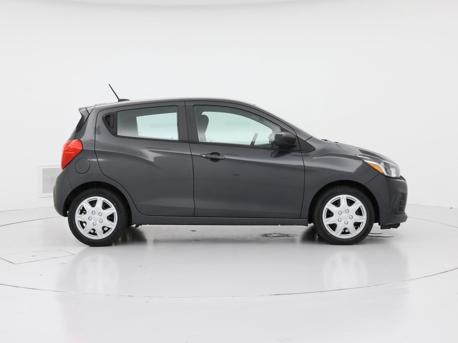 2017 Chevrolet Spark LS - Photo 8