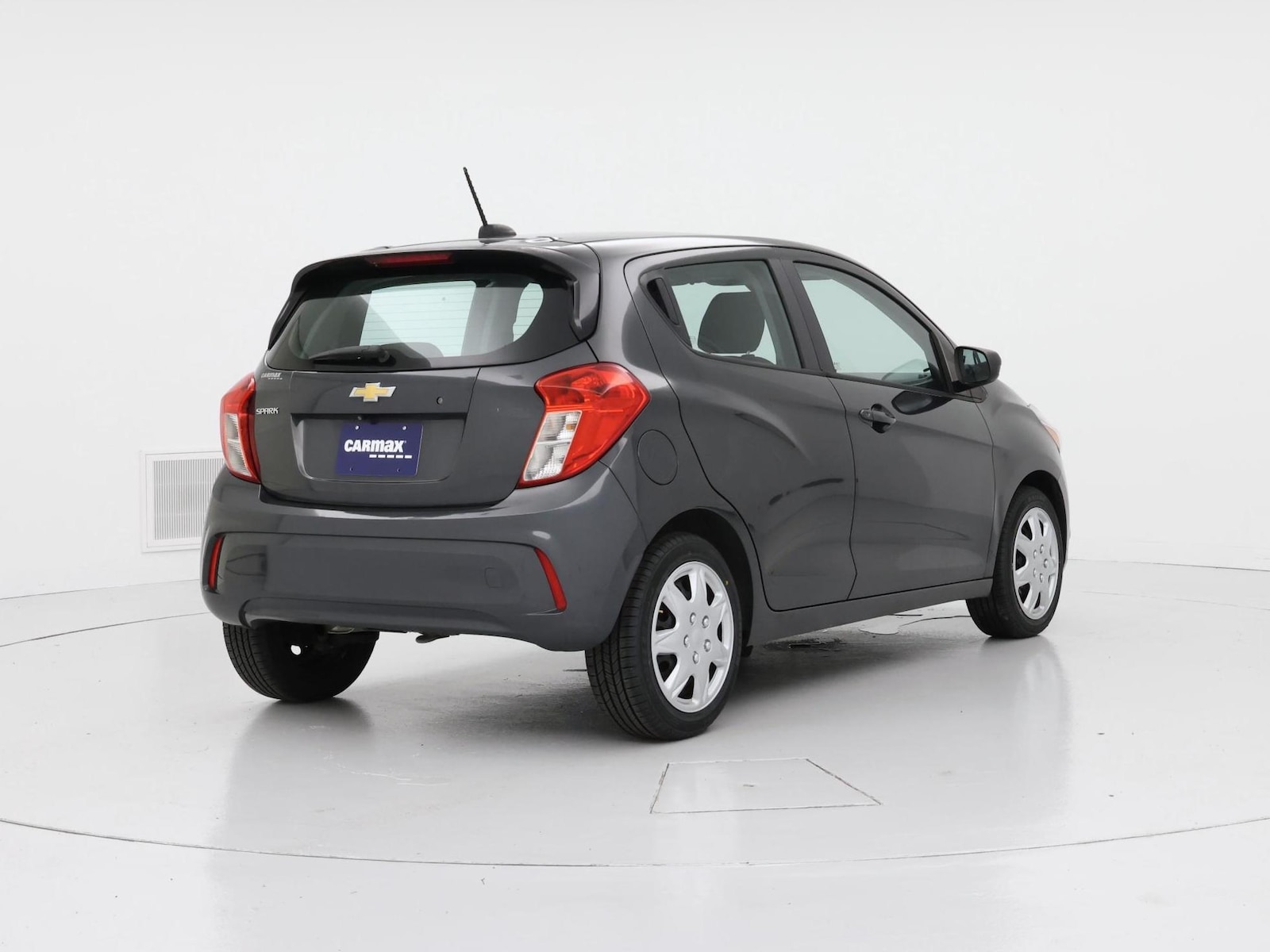 2017 Chevrolet Spark LS - Photo 9