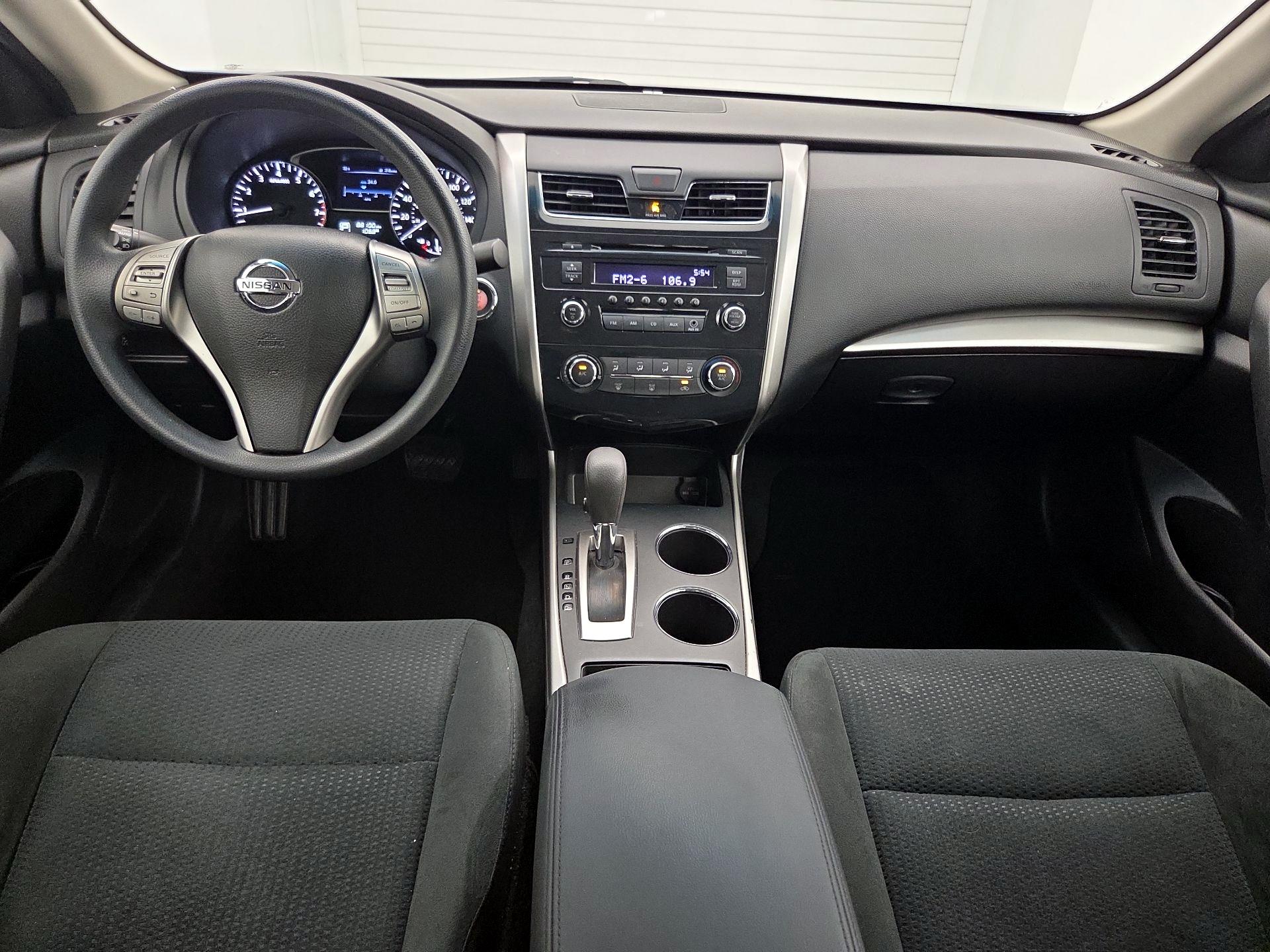 Thumbnail: 2015 Nissan Altima - 9