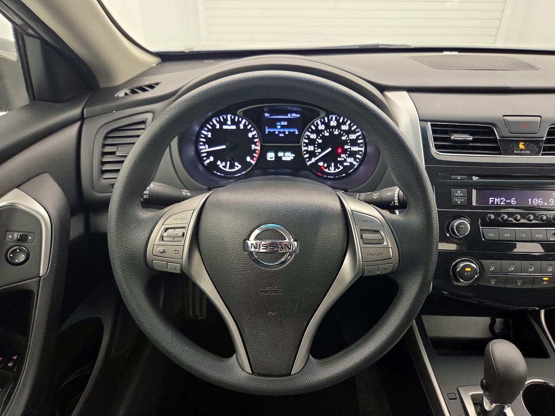 Thumbnail: 2015 Nissan Altima - 10