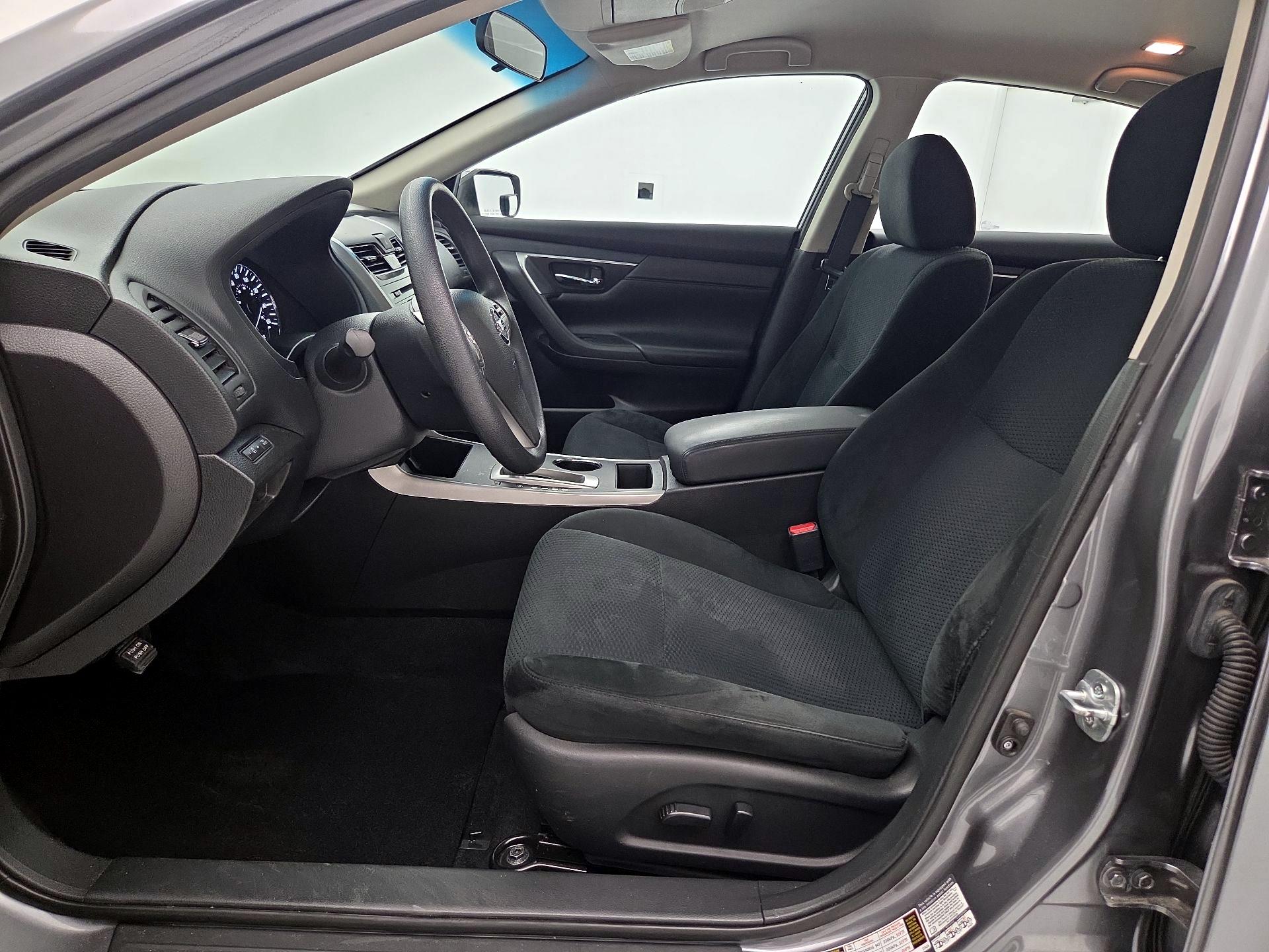 Thumbnail: 2015 Nissan Altima - 11